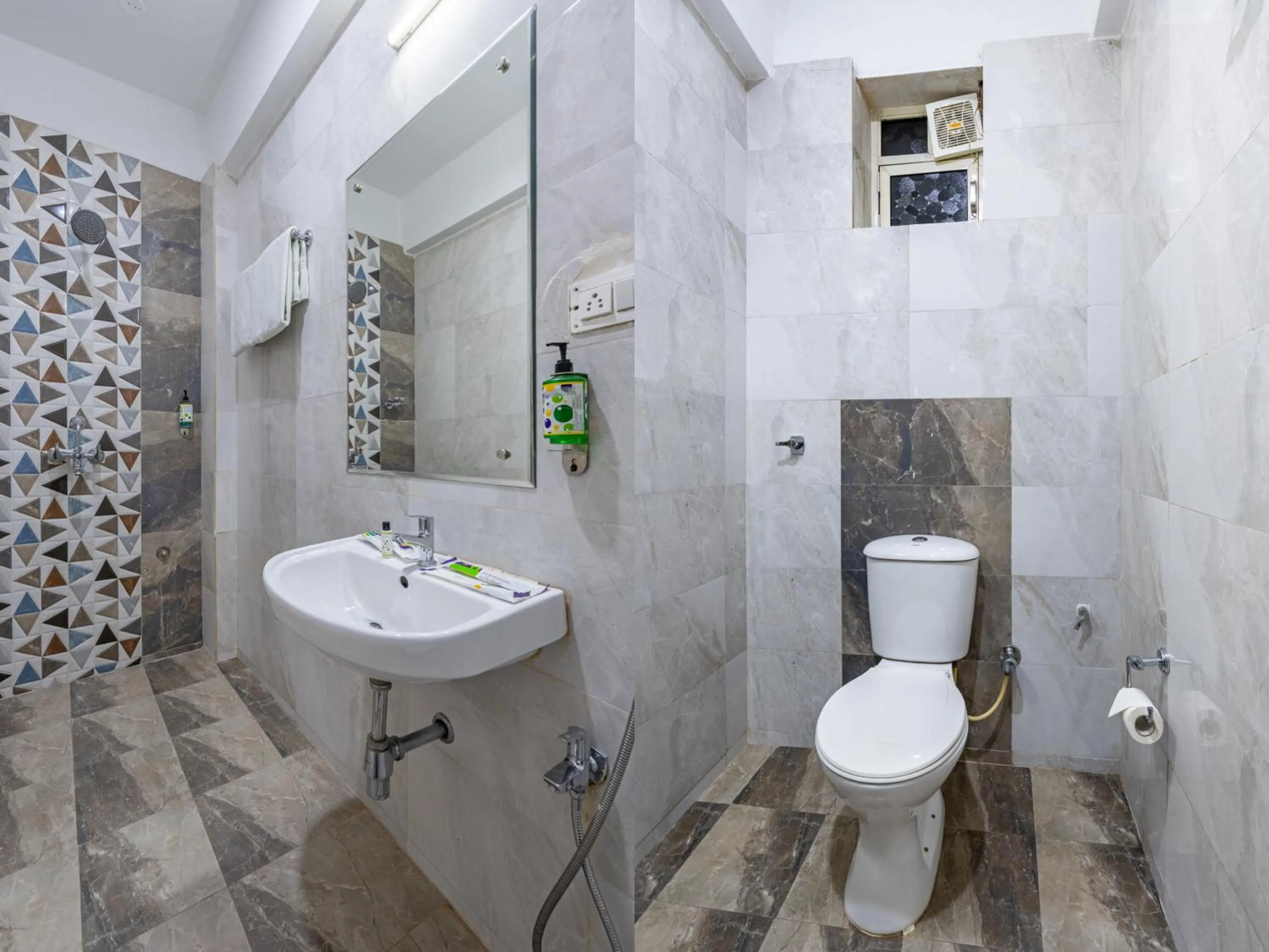 Bathroom in Treebo Sunheads