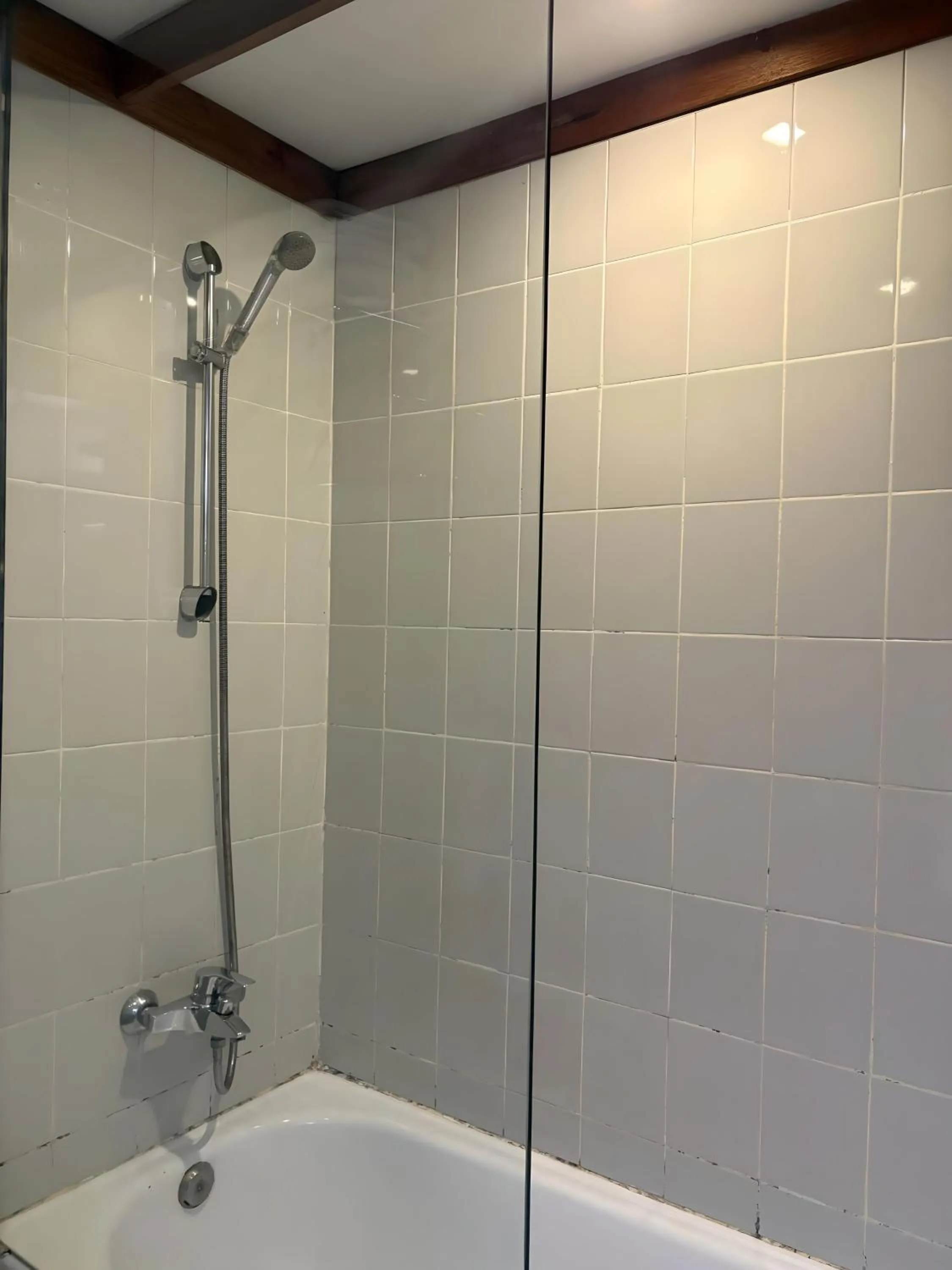 Shower in Hotel Janaki