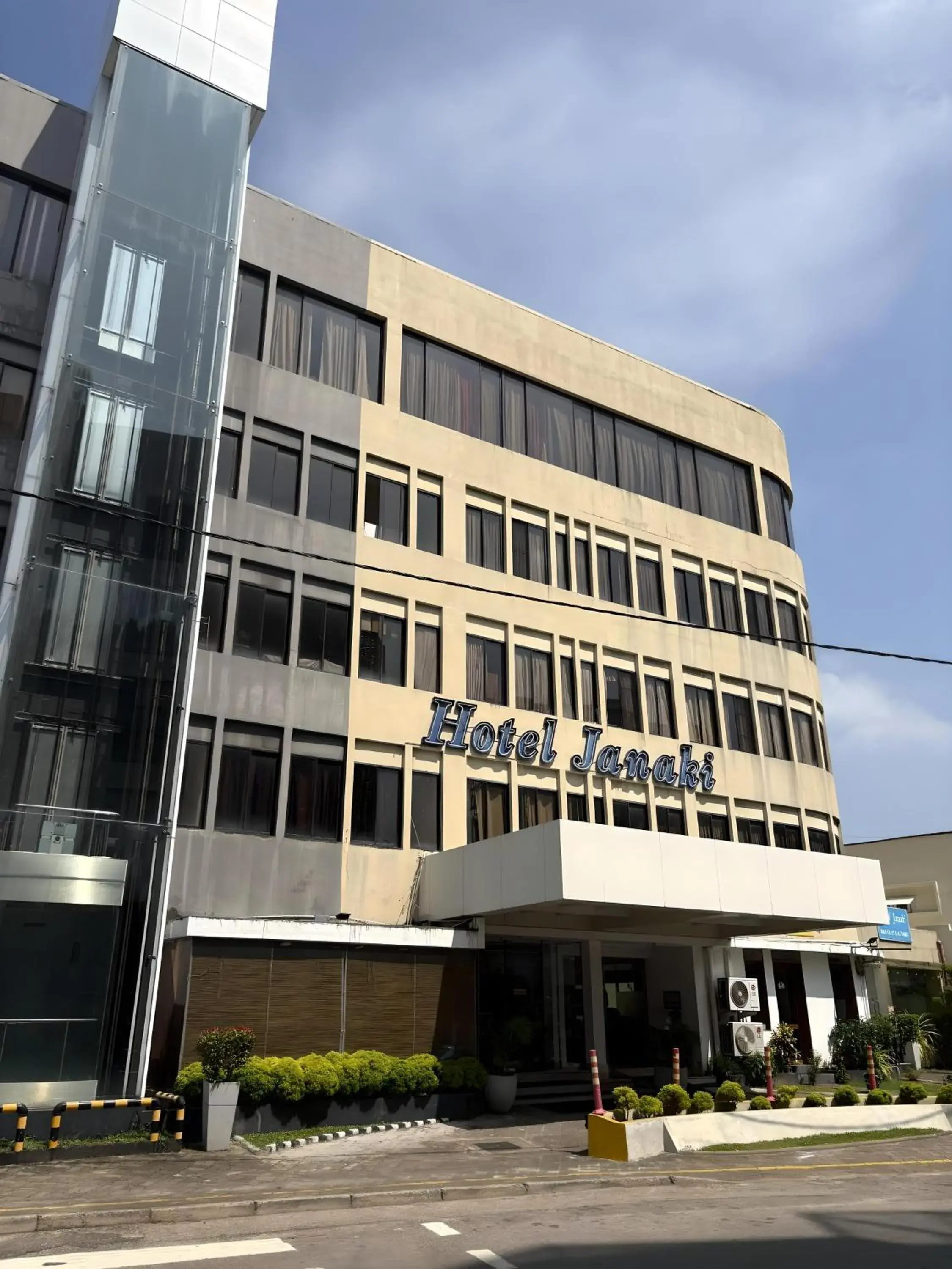 Property building in Hotel Janaki Property building in Hotel Janaki