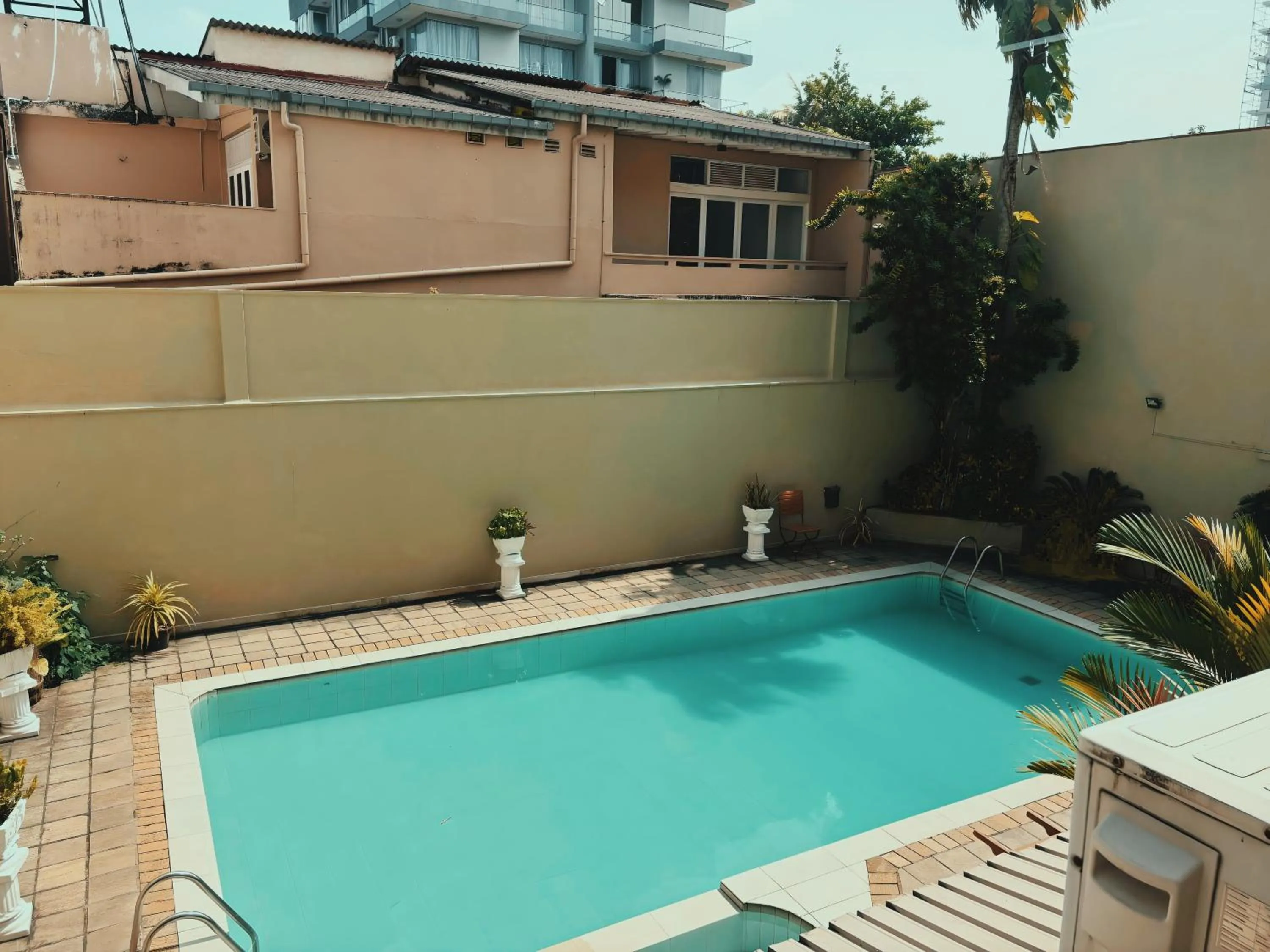 Swimming pool in Hotel Janaki