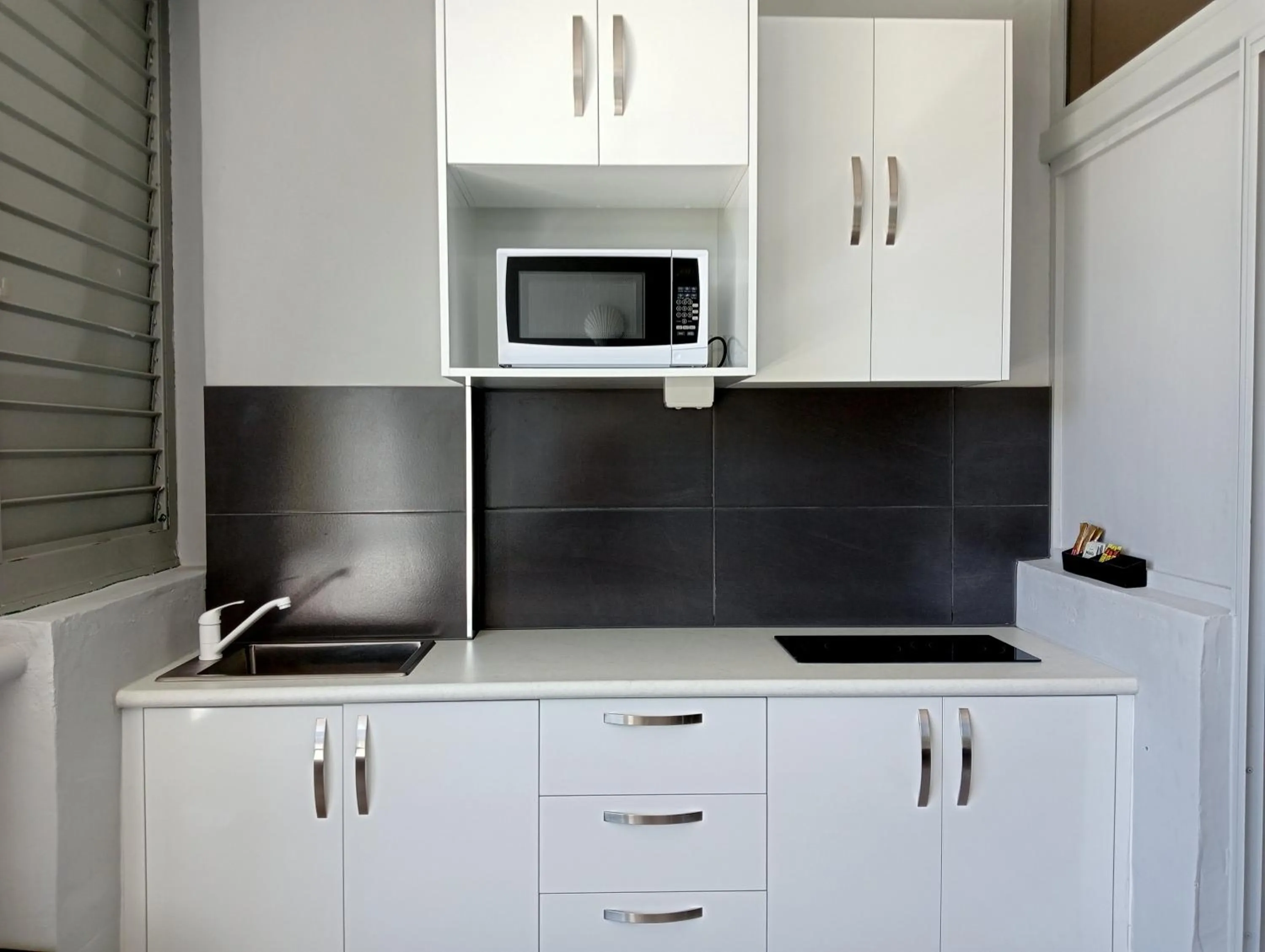 Kitchen or kitchenette in Club Tropical Resort - Official Onsite Reception & Check In