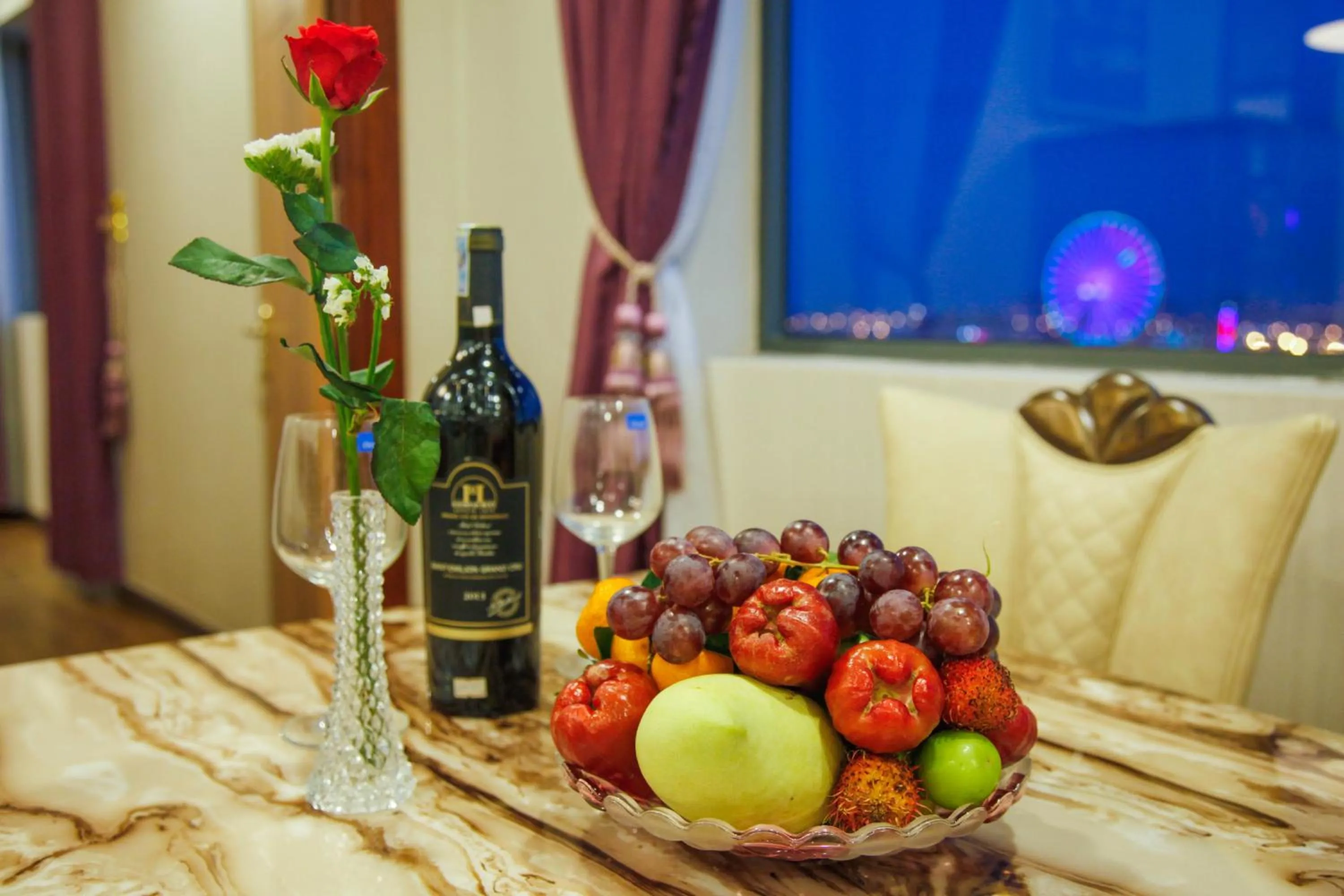 Food and drinks in Lavender Riverside Hotel