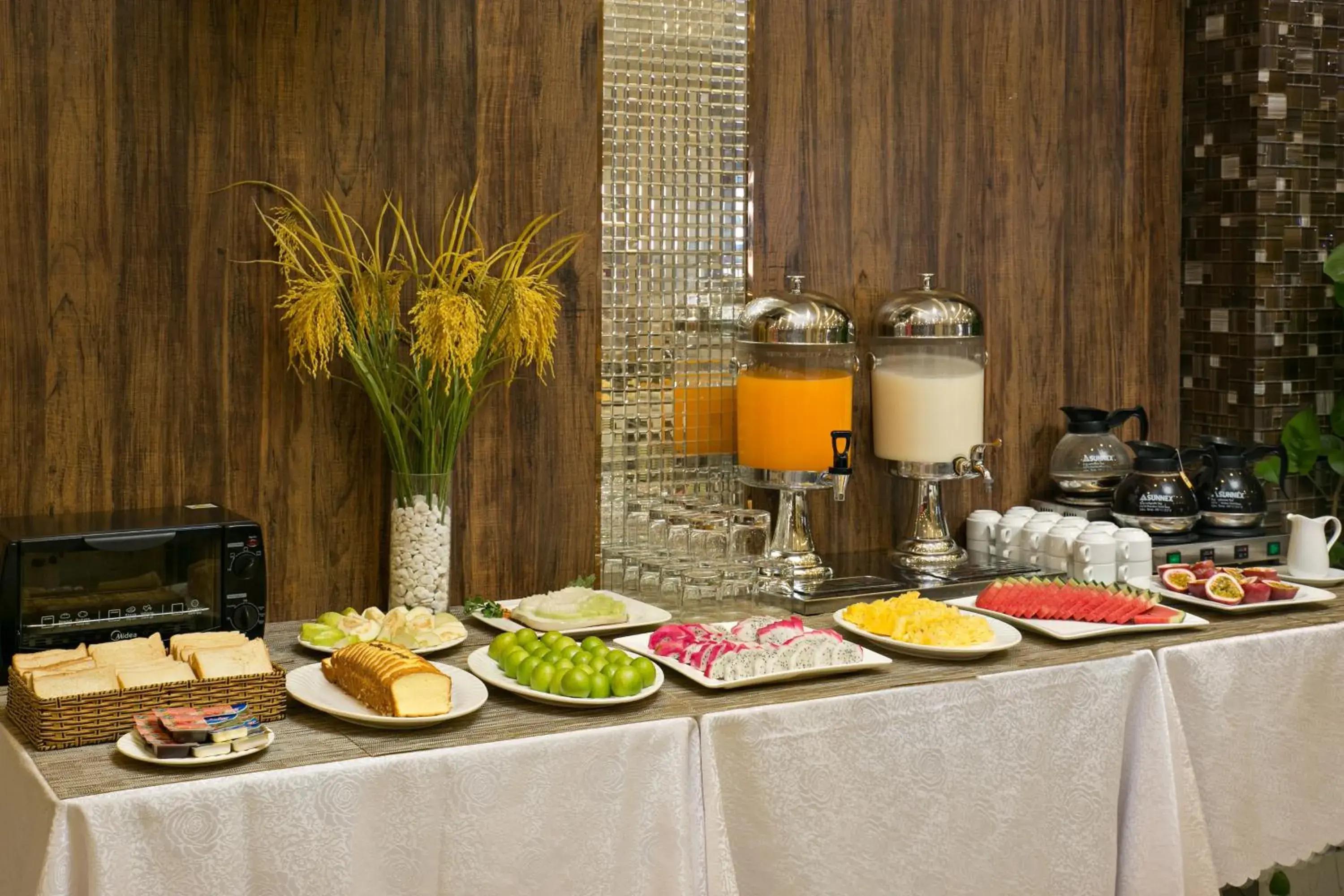 Food and drinks in Lavender Riverside Hotel Food and drinks in Lavender Riverside Hotel