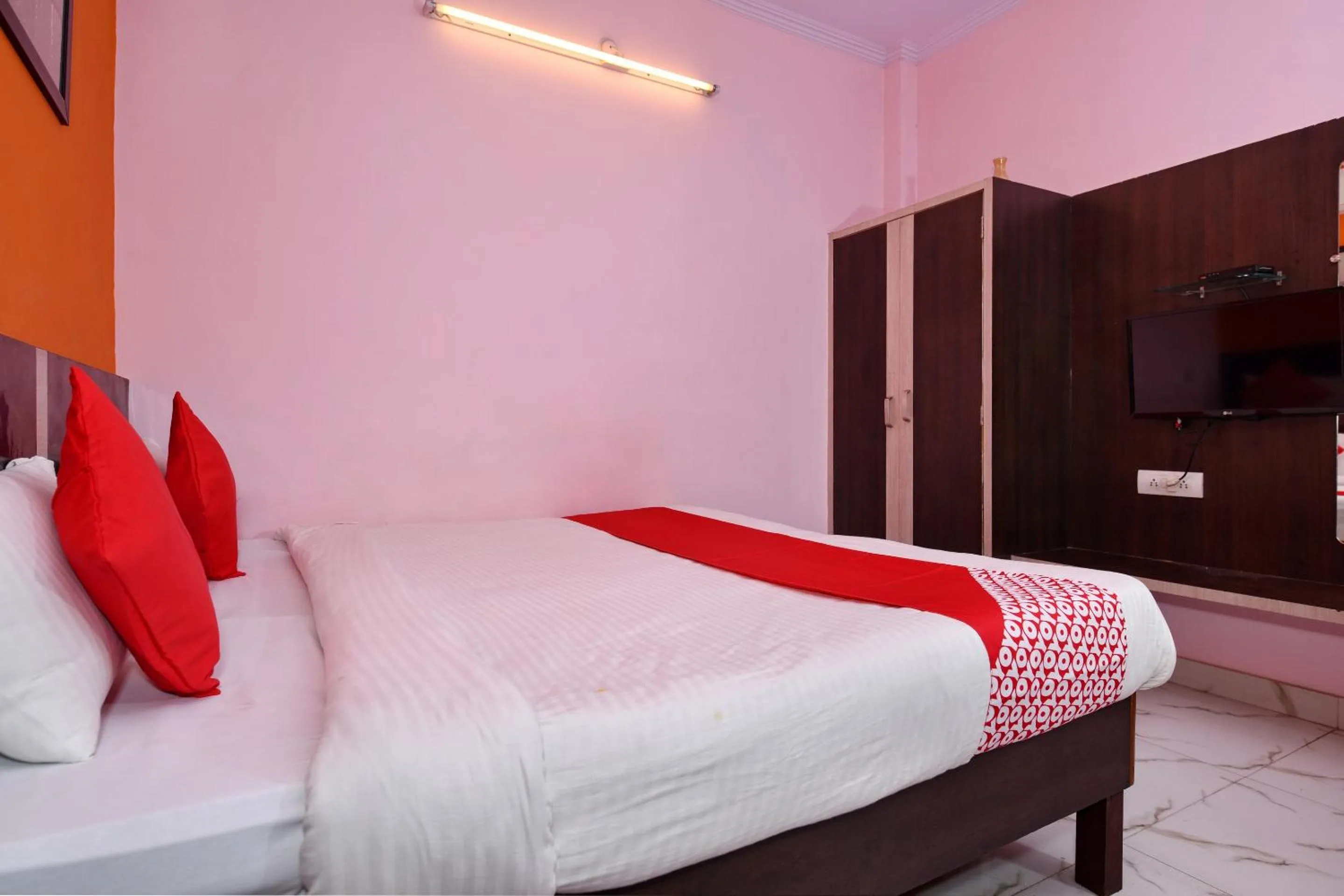 Bedroom, Bed in Hotel O Haveli Inn