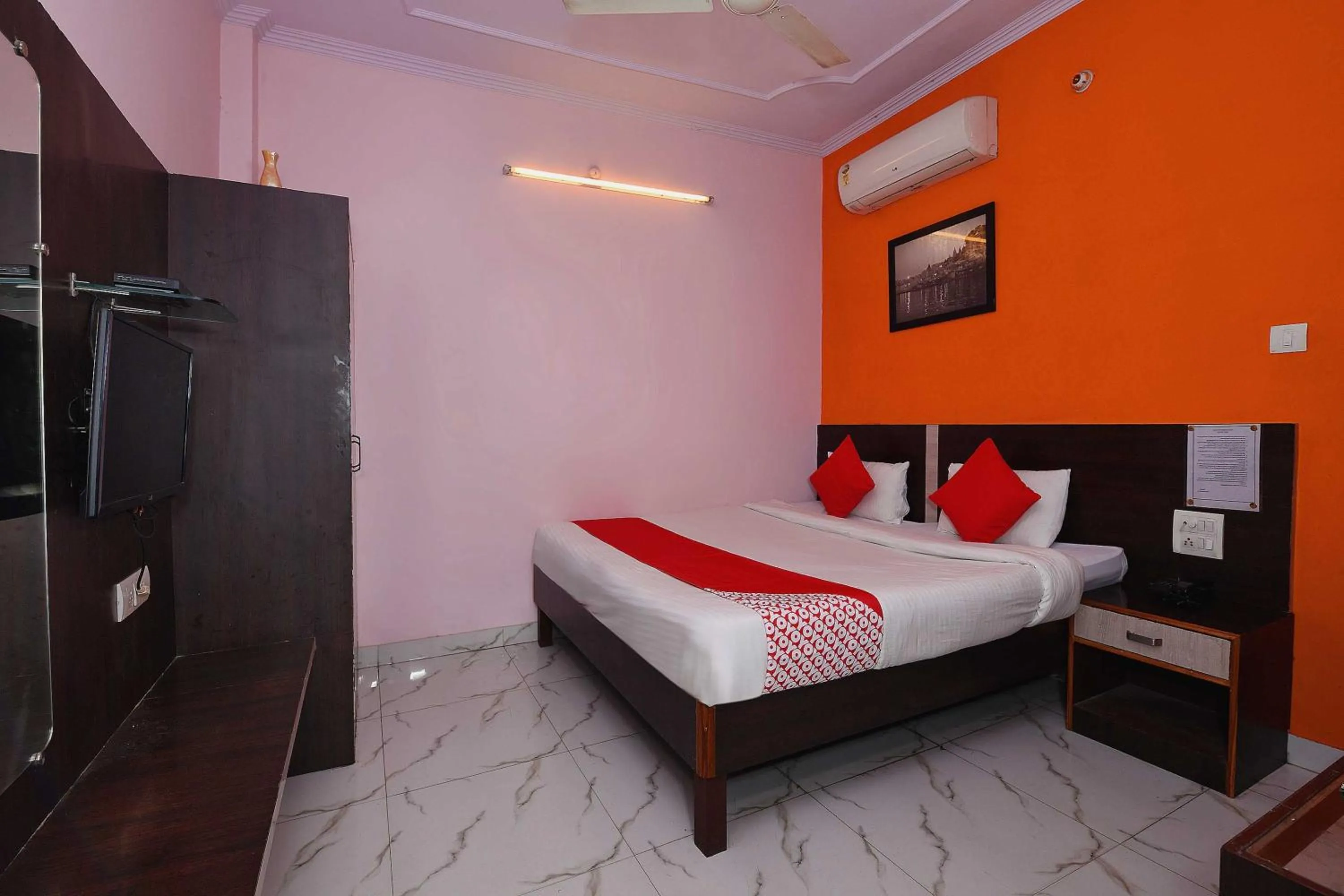 Bedroom, Bed in Hotel O Haveli Inn