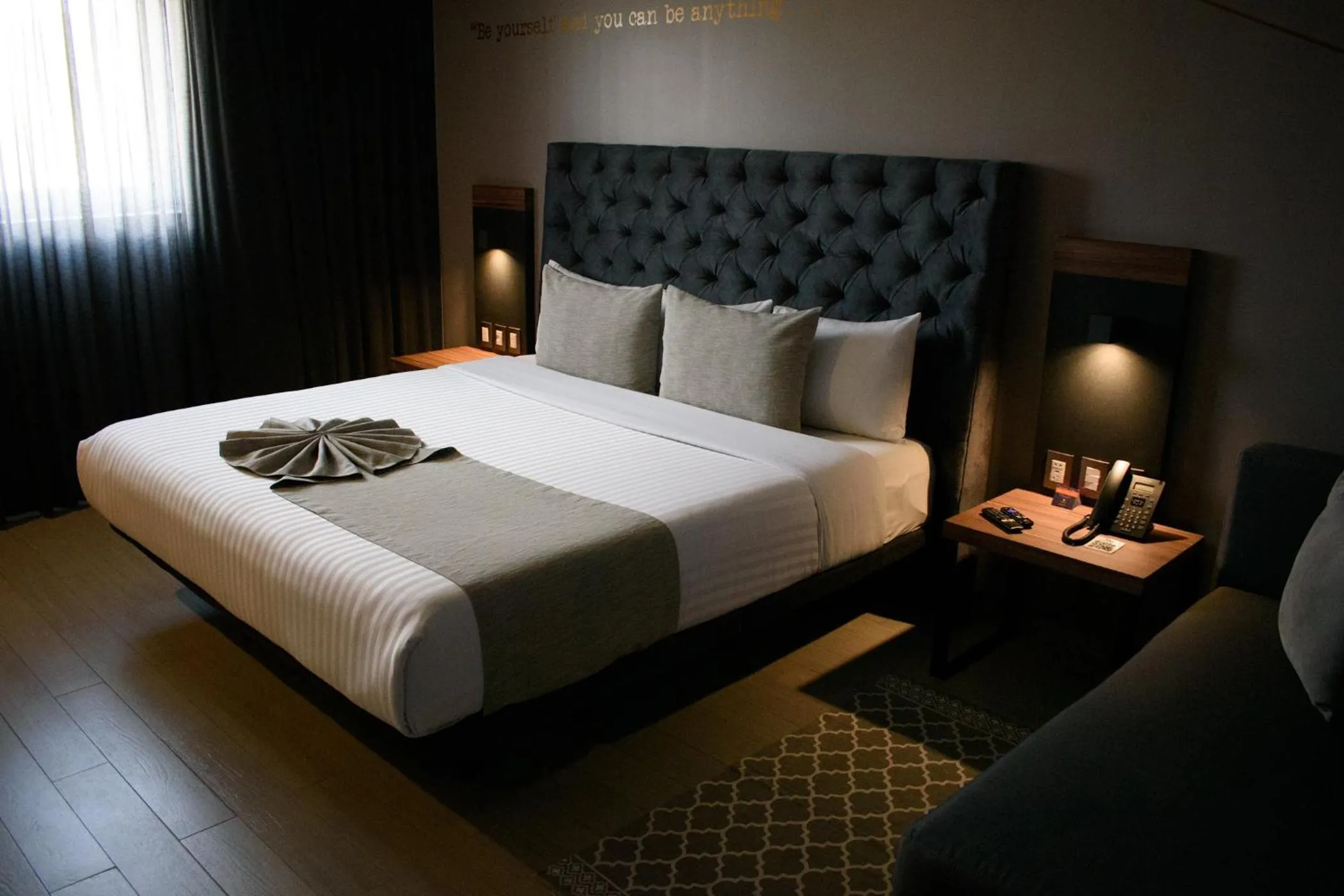 Photo of the whole room, Bed in Bedford Hotel