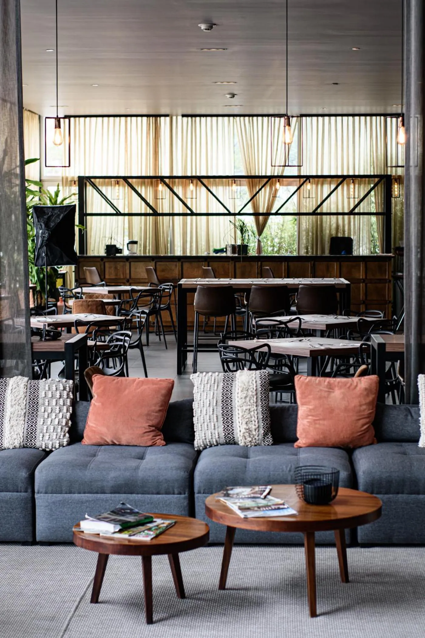 Restaurant/places to eat in Bedford Hotel