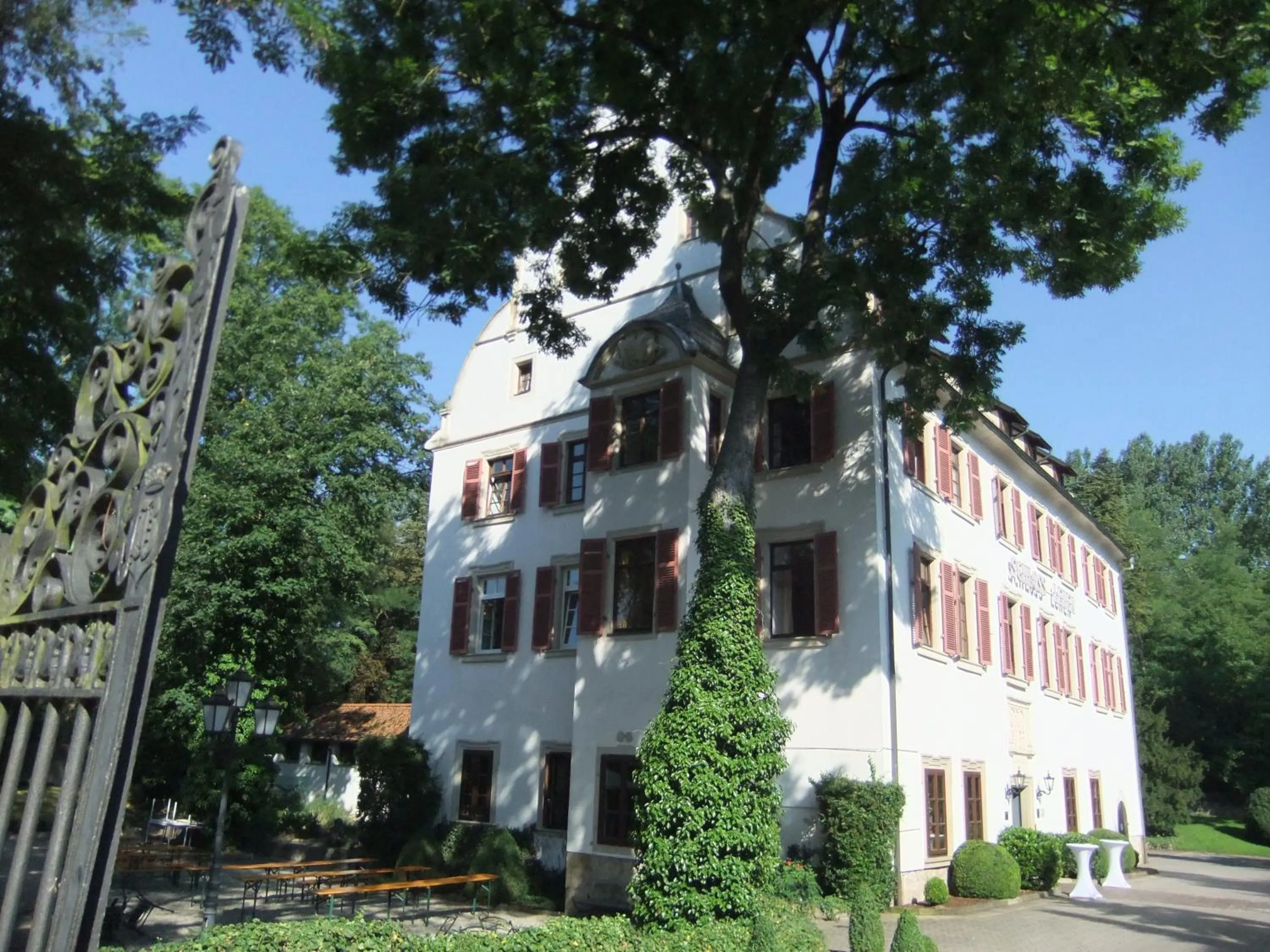 Property building in Hotel Schloss Lehen