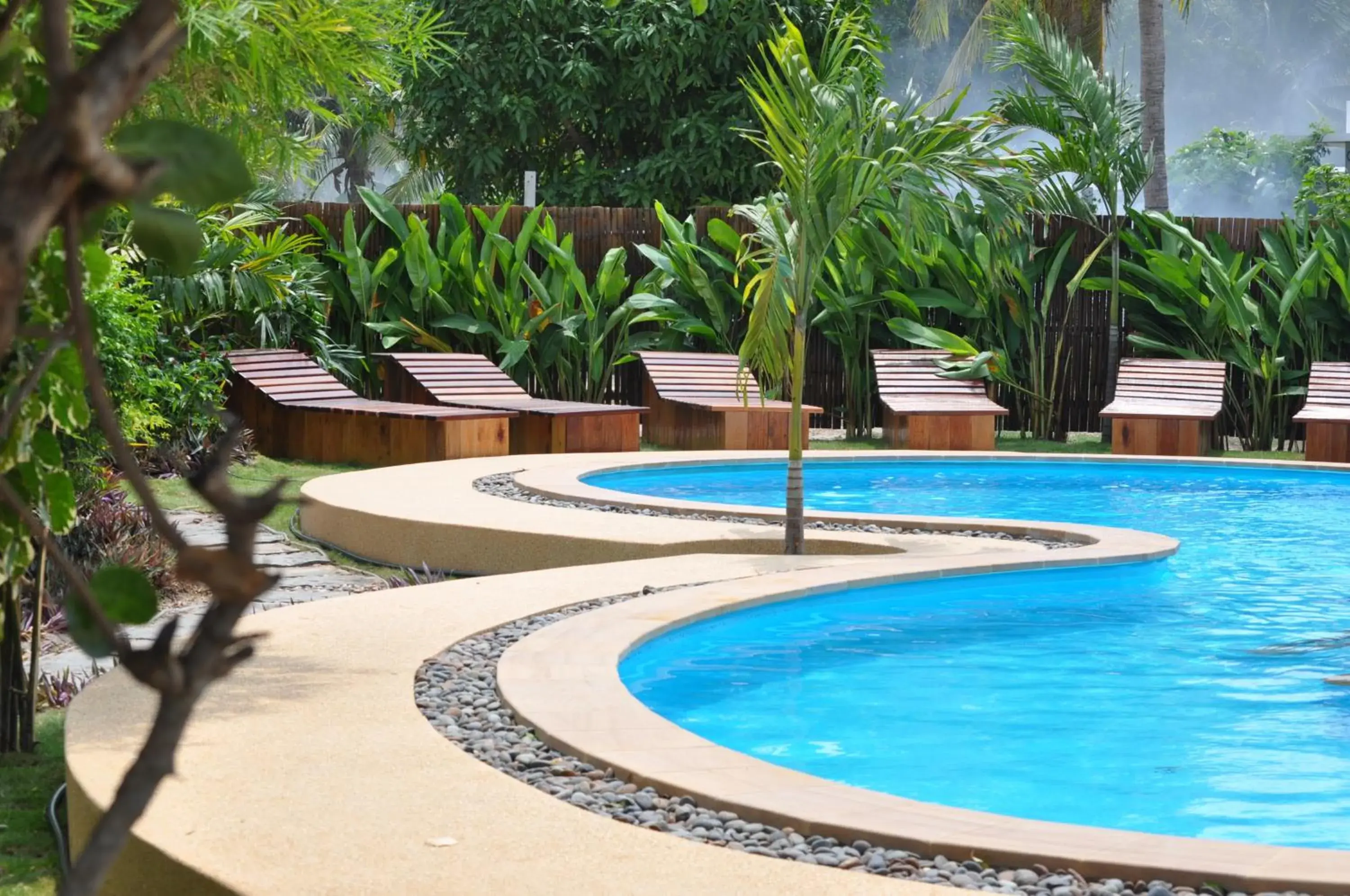 Swimming pool in Phangan Beach Resort Swimming pool in Phangan Beach Resort