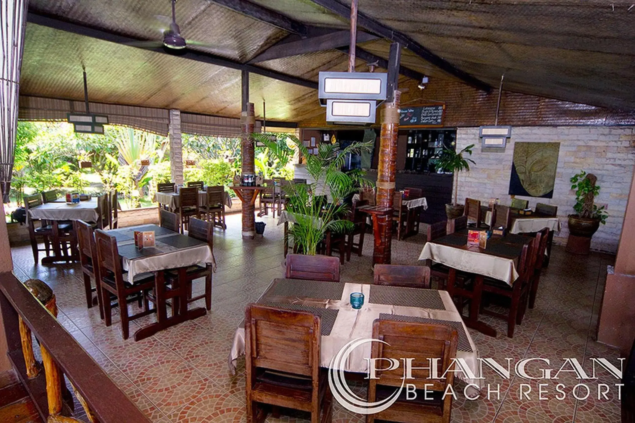 Restaurant/places to eat in Phangan Beach Resort Restaurant/places to eat in Phangan Beach Resort