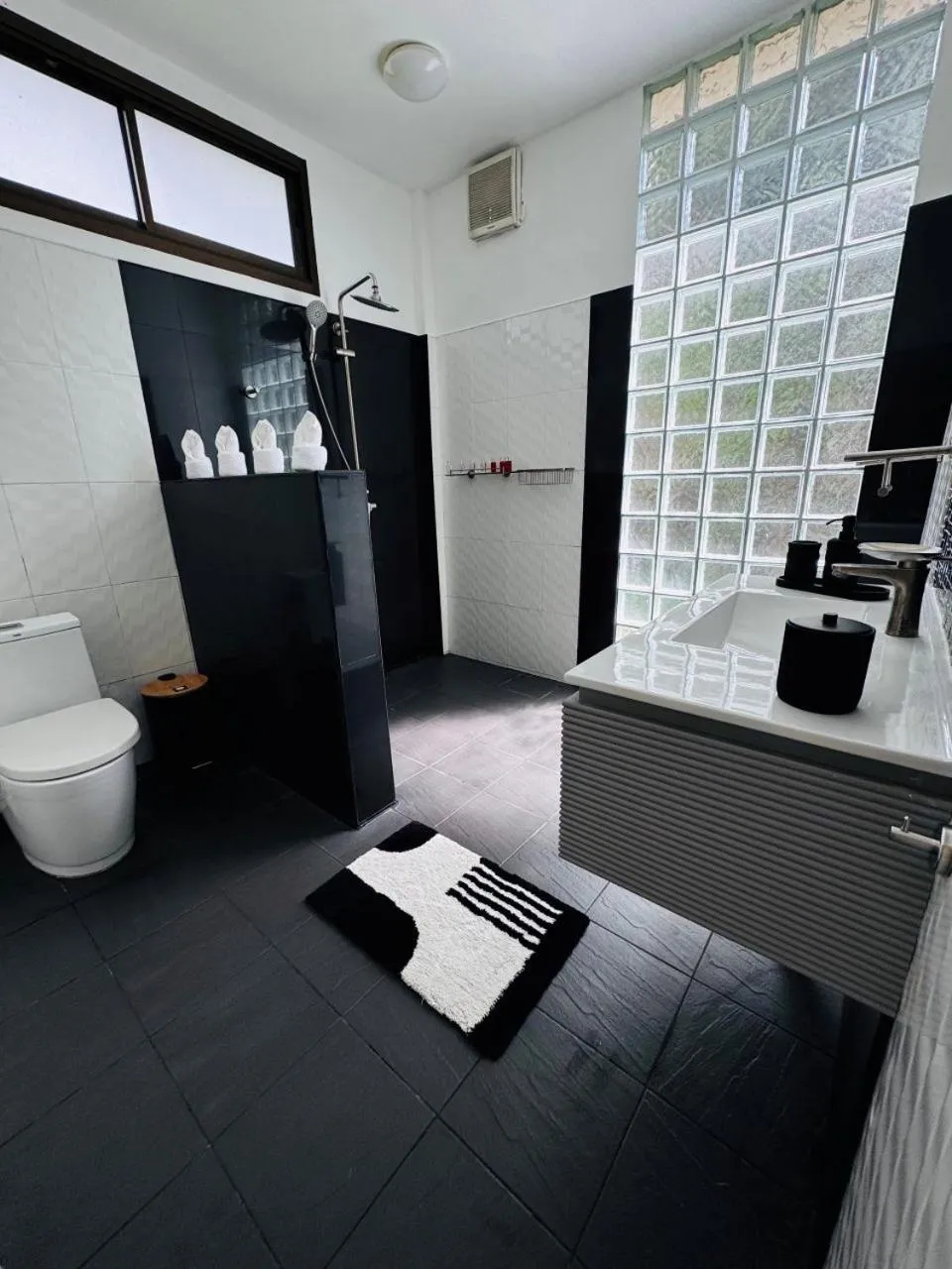 Bathroom in Phangan Beach Resort