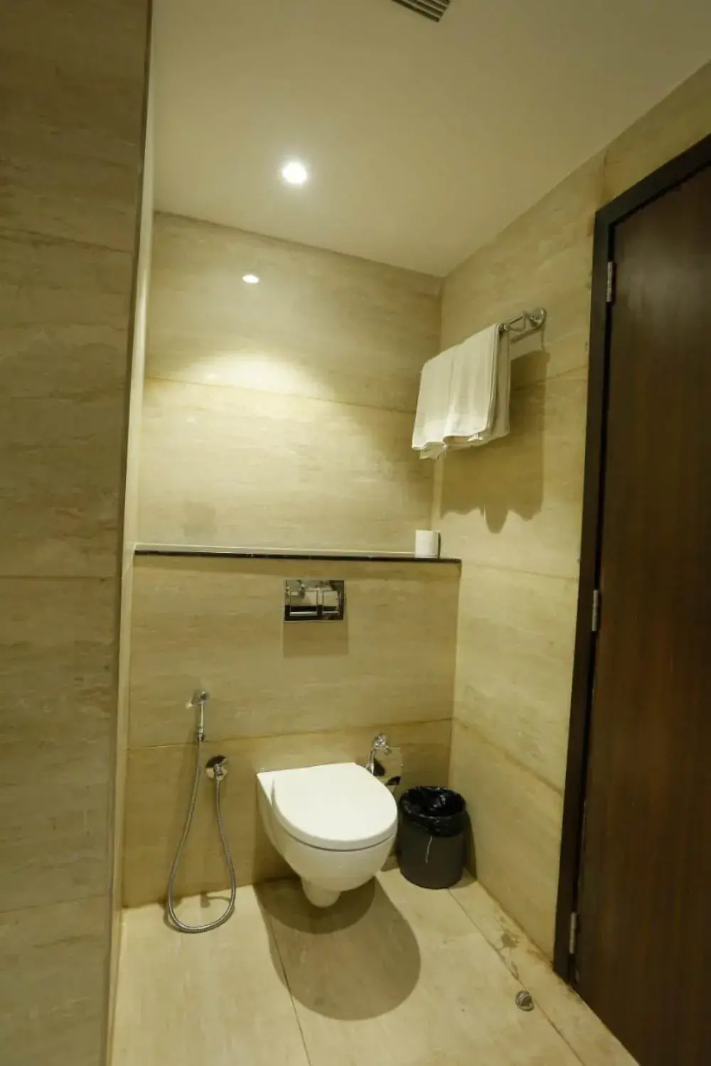Bathroom in The Hamuse Hotel Kodaikanal - Luxury Redefined Bathroom in The Hamuse Hotel Kodaikanal - Luxury Redefined