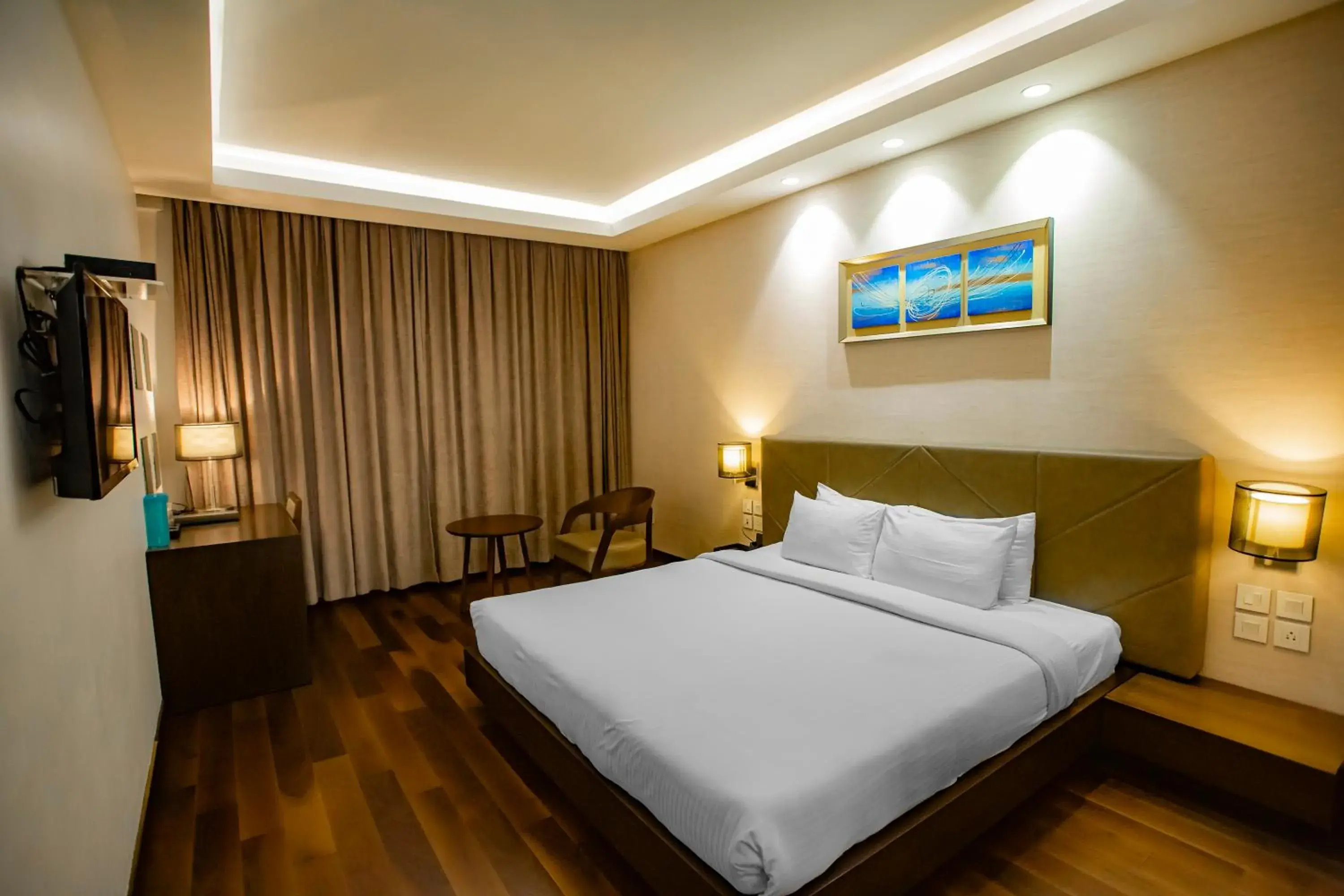 Photo of the whole room, Bed in The Hamuse Hotel Kodaikanal - Luxury Redefined Photo of the whole room, Bed in The Hamuse Hotel Kodaikanal - Luxury Redefined