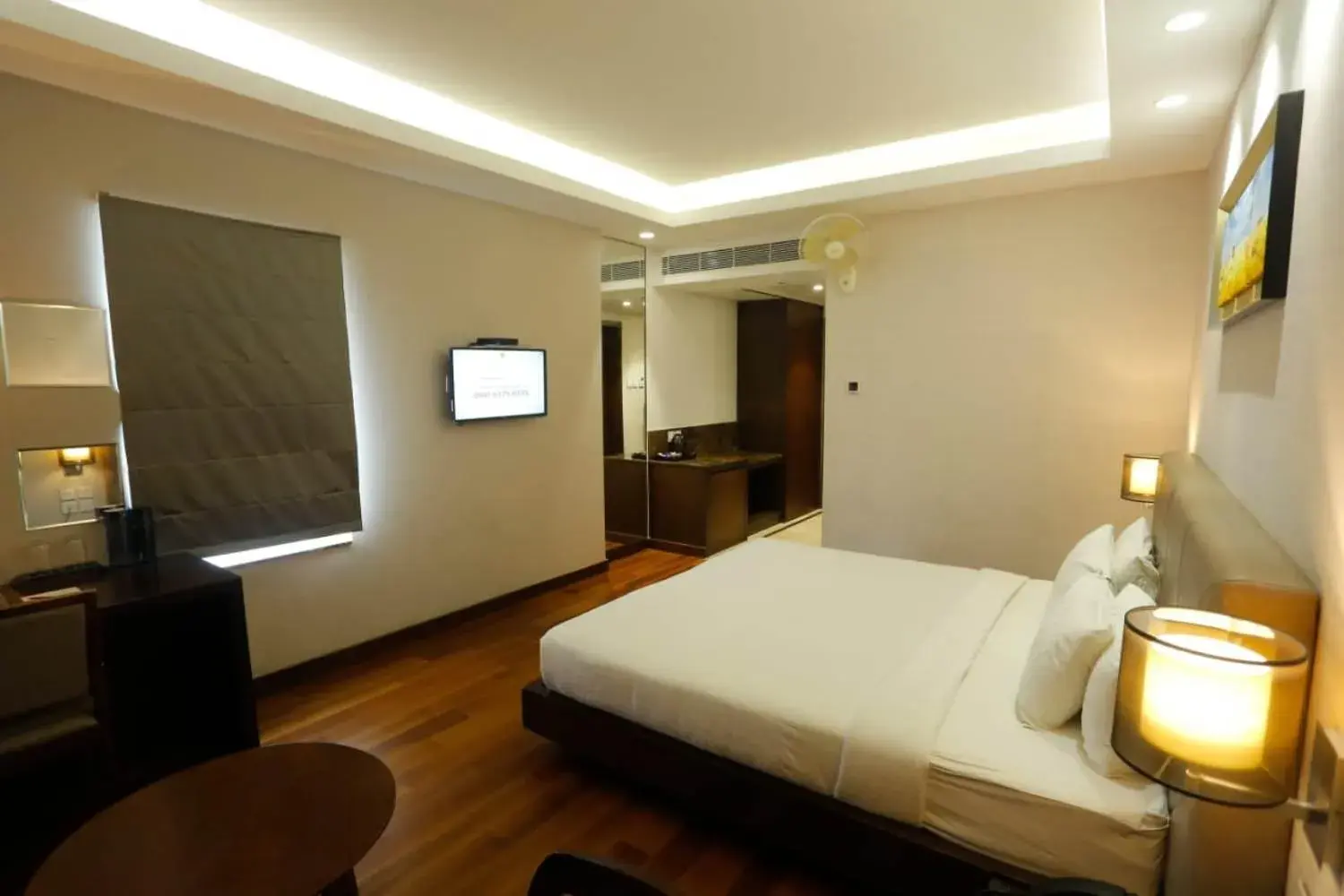 Photo of the whole room, Bed in The Hamuse Hotel Kodaikanal - Luxury Redefined Photo of the whole room, Bed in The Hamuse Hotel Kodaikanal - Luxury Redefined