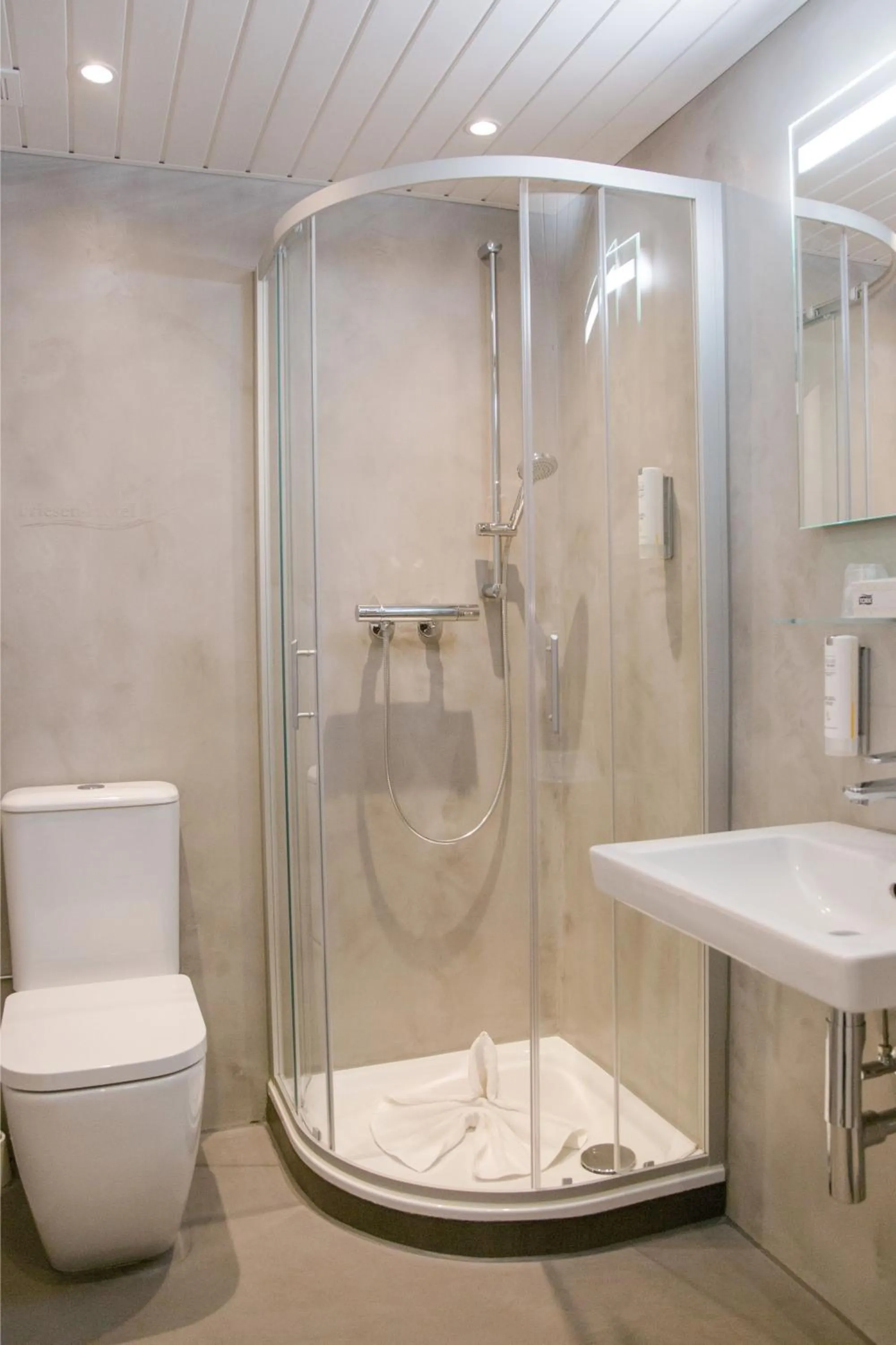 Bathroom in Friesen Hotel