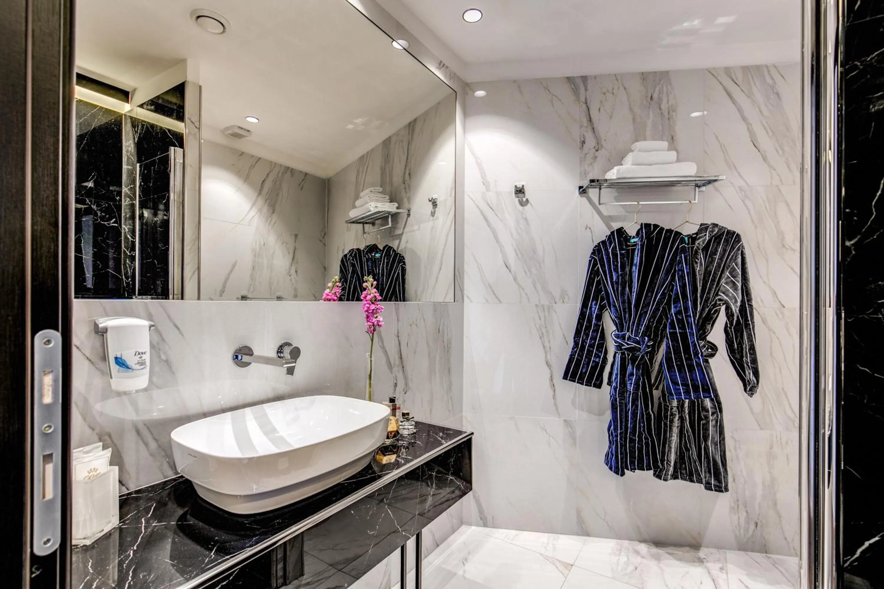 Bathroom in Piccola Navona Roof Garden