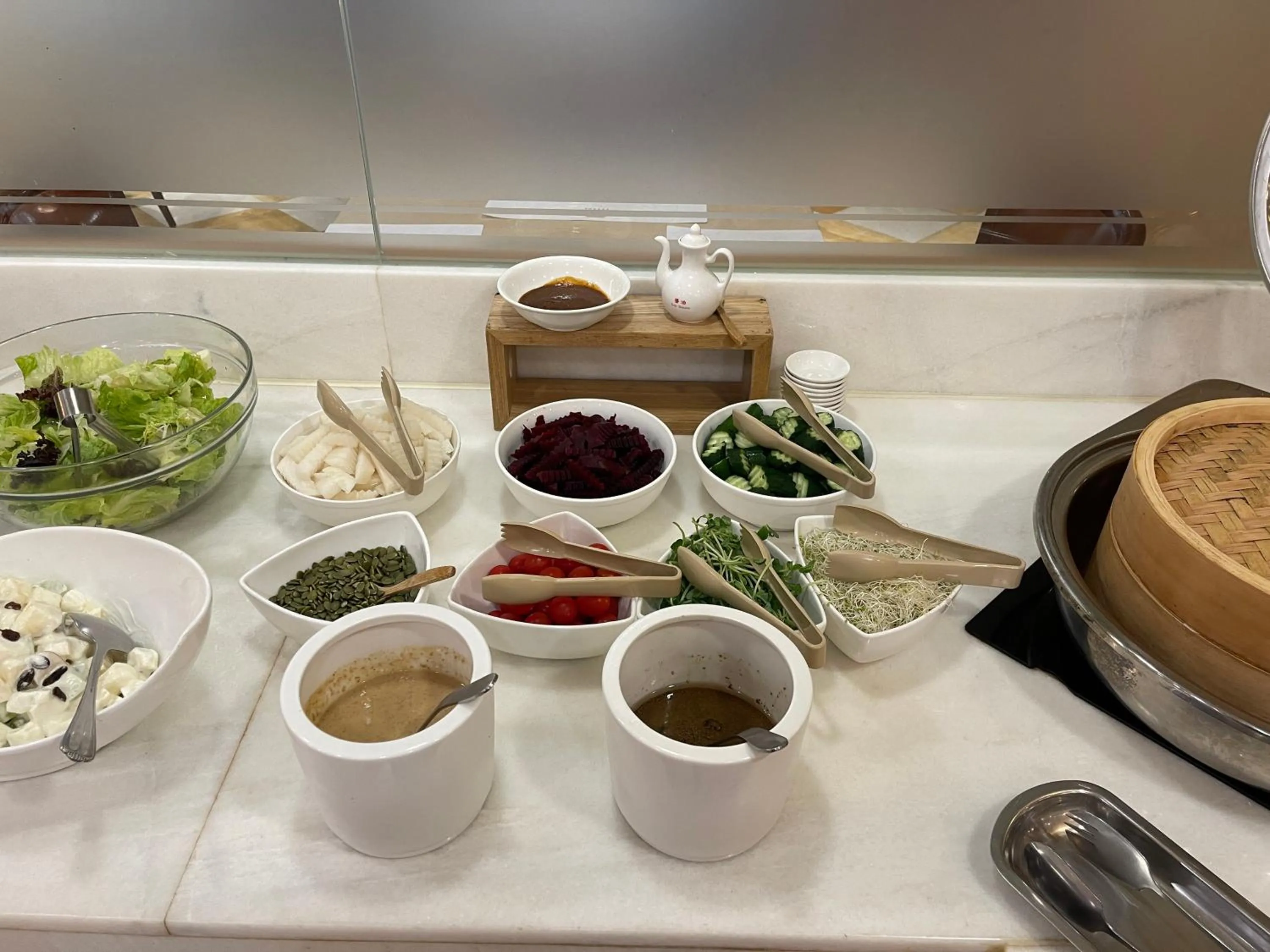 Food and drinks in Royal Seasons Hotel Taipei ‧ Nanjing W.