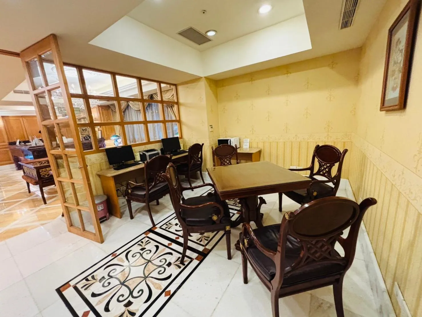 Business facilities in Royal Seasons Hotel Taipei ‧ Nanjing W.