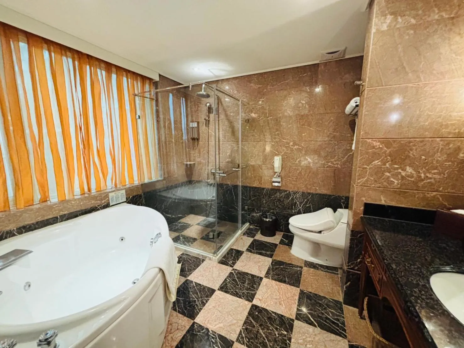 Bathroom in Royal Seasons Hotel Taipei ‧ Nanjing W.