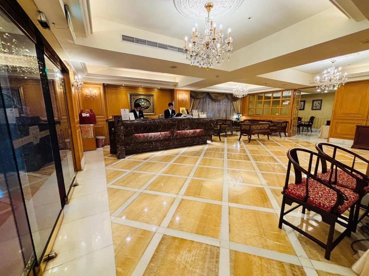 Property building in Royal Seasons Hotel Taipei ‧ Nanjing W.