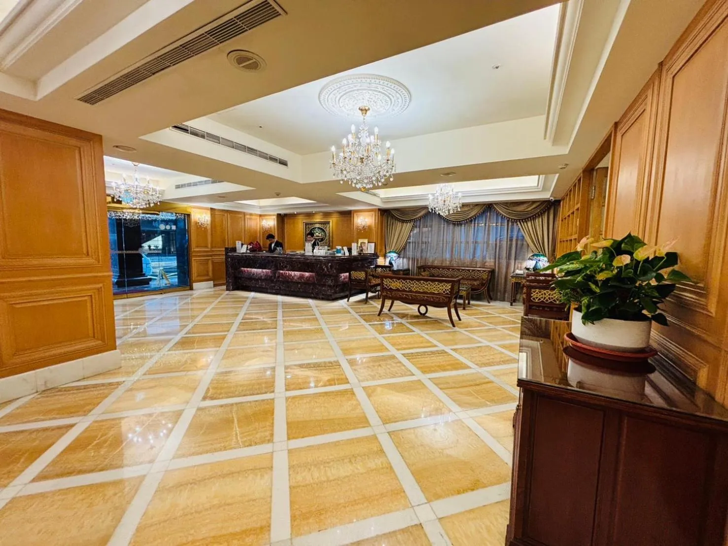 Property building in Royal Seasons Hotel Taipei ‧ Nanjing W.