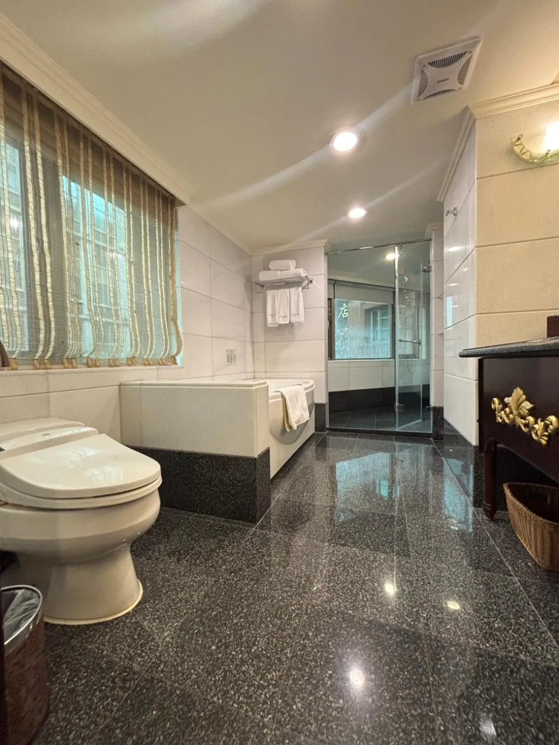 Bathroom in Royal Seasons Hotel Taipei ‧ Nanjing W.