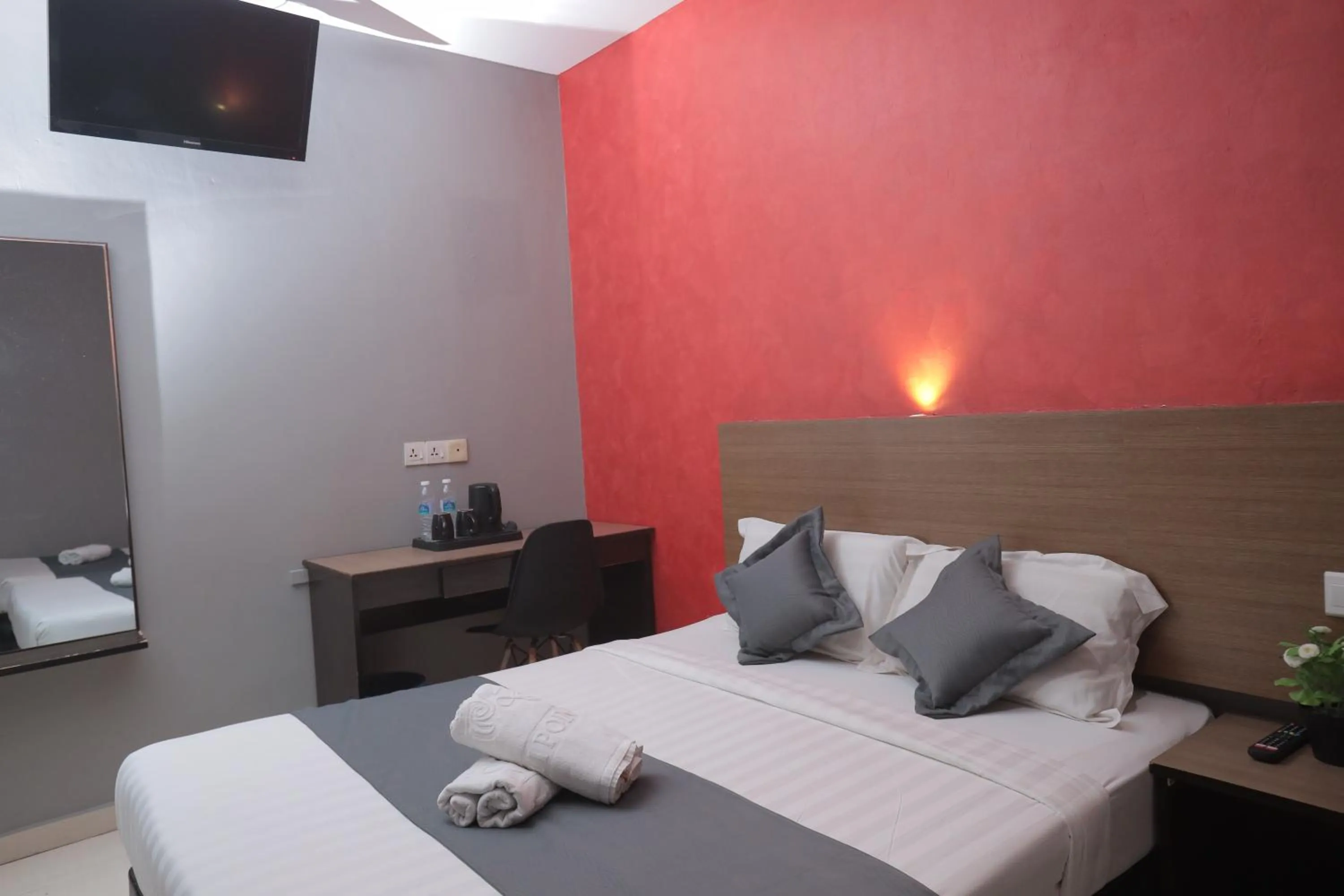 Bedroom, Bed in DJ Citi Point Hotel