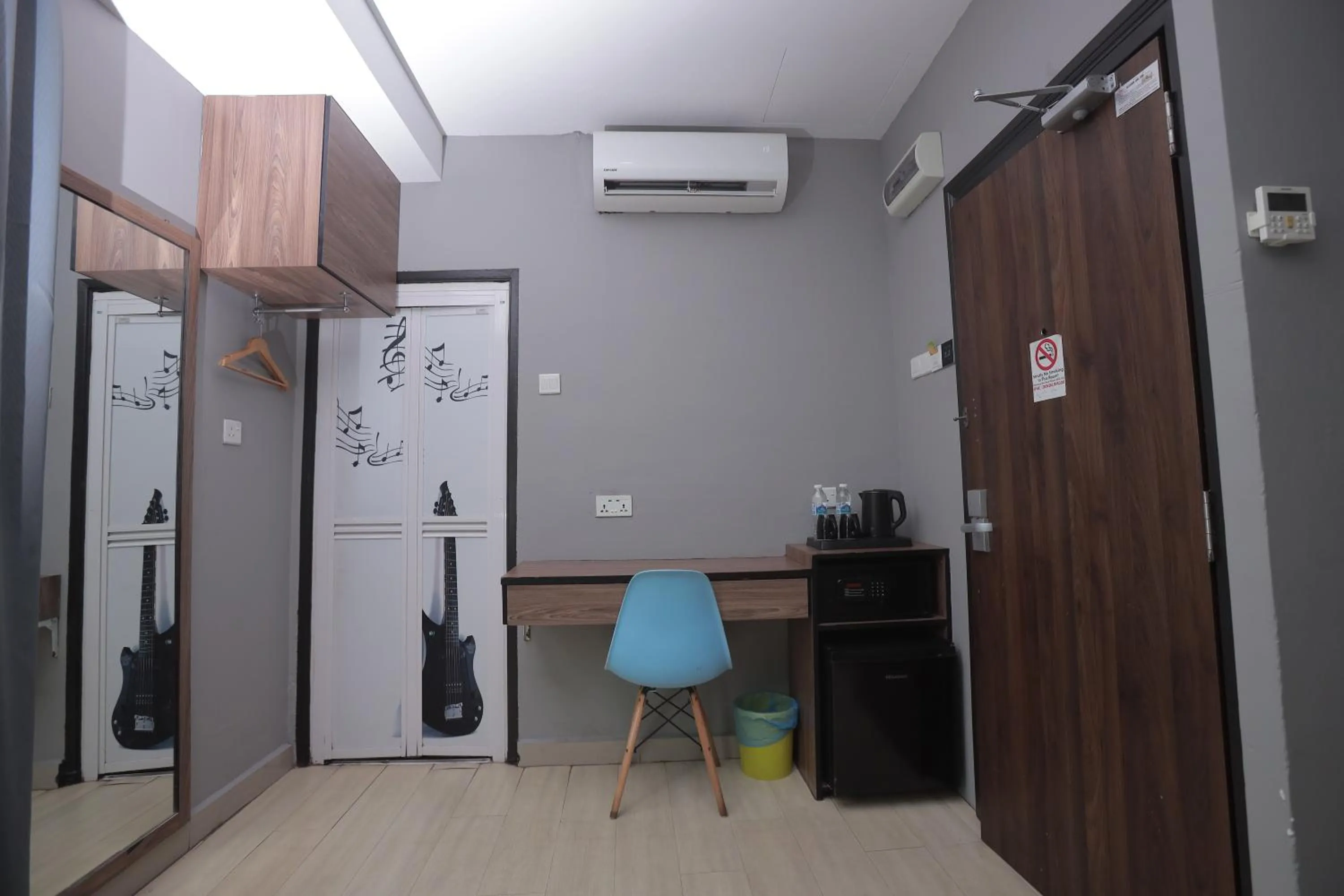 Bedroom in DJ Citi Point Hotel