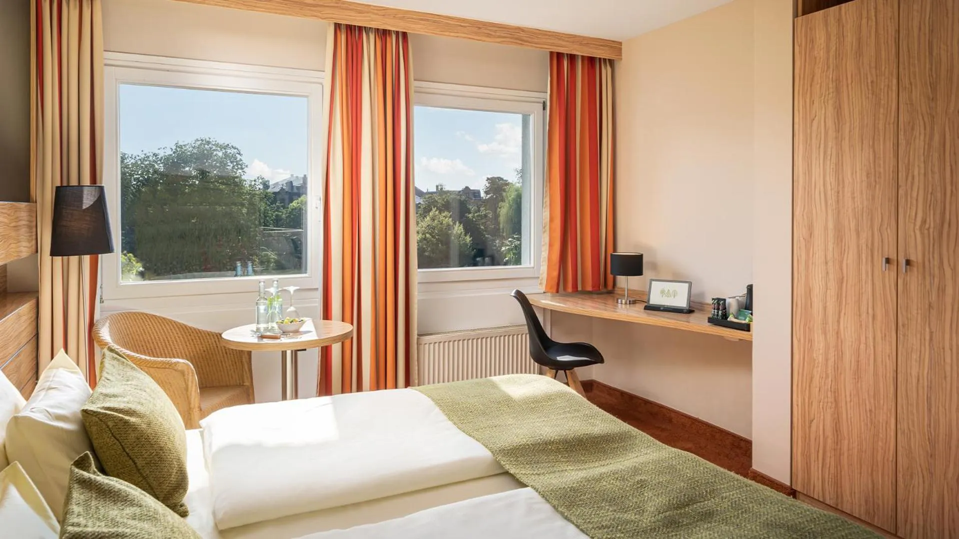 Photo of the whole room, Bed in Parkhotel Landau