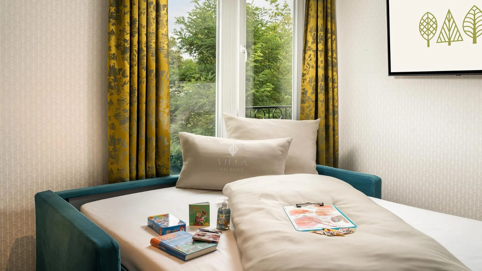 Bedroom, Bed in Parkhotel Landau