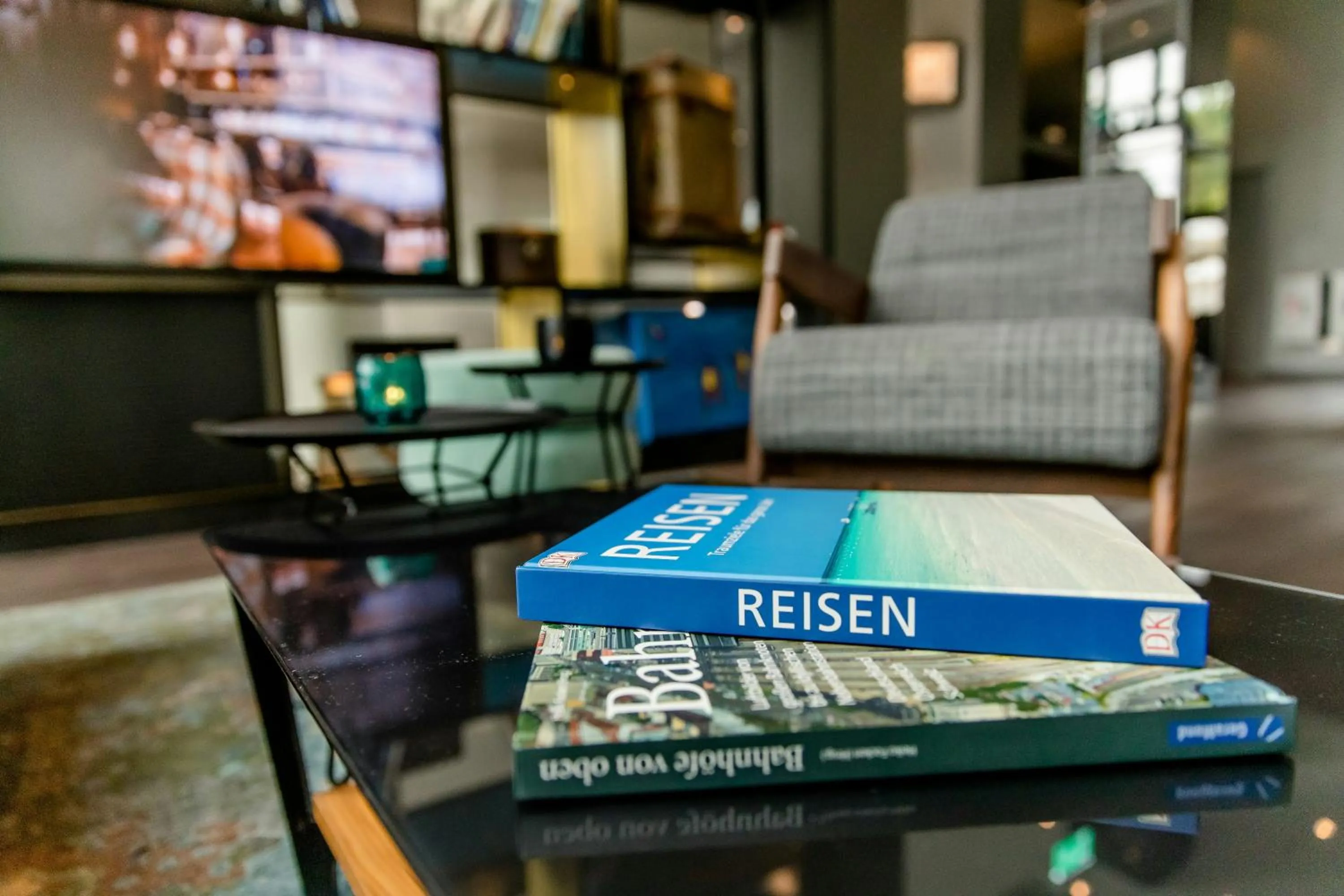 Lounge or bar in Motel One Berlin-Hauptbahnhof