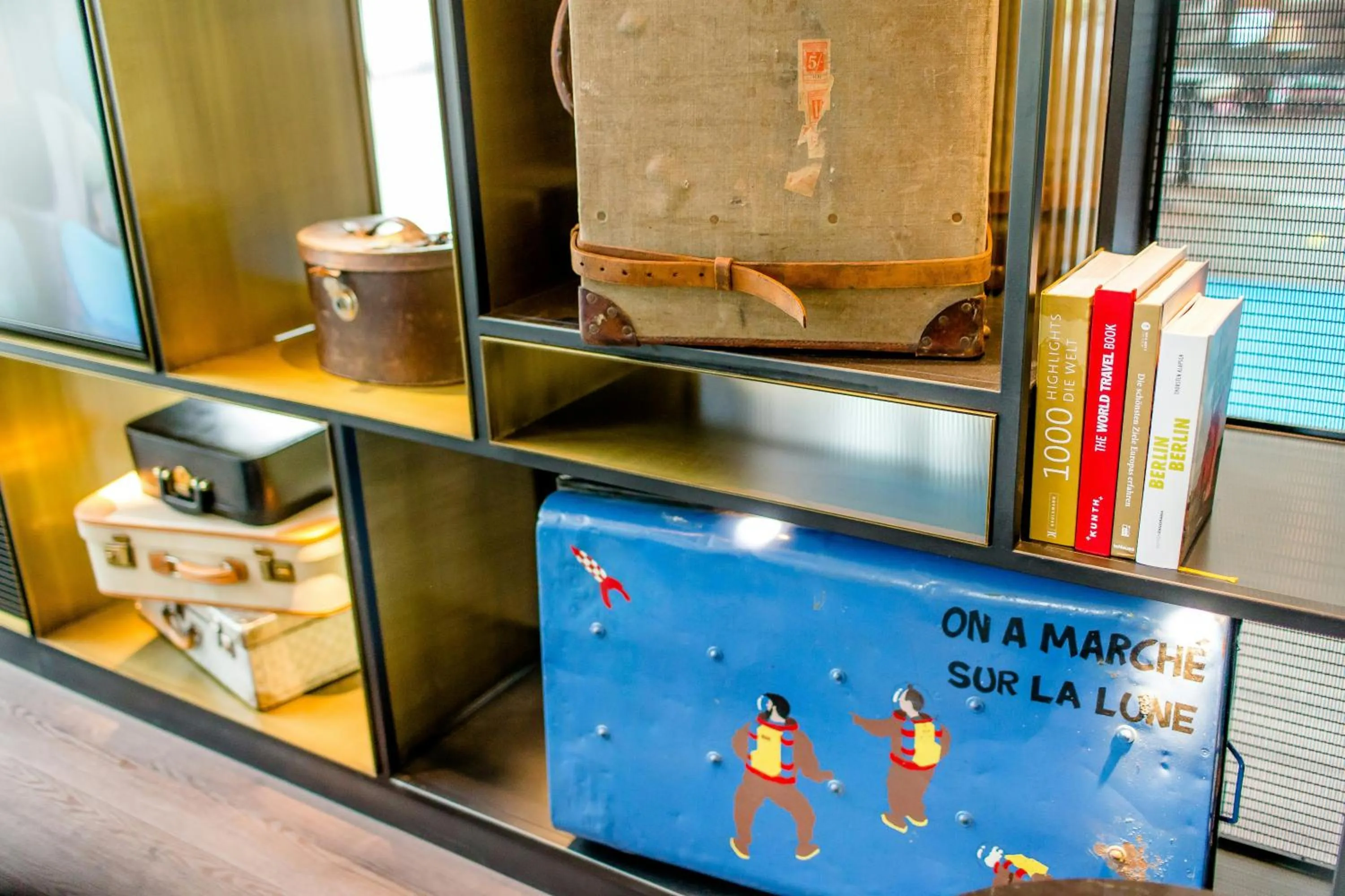 Lounge or bar in Motel One Berlin-Hauptbahnhof