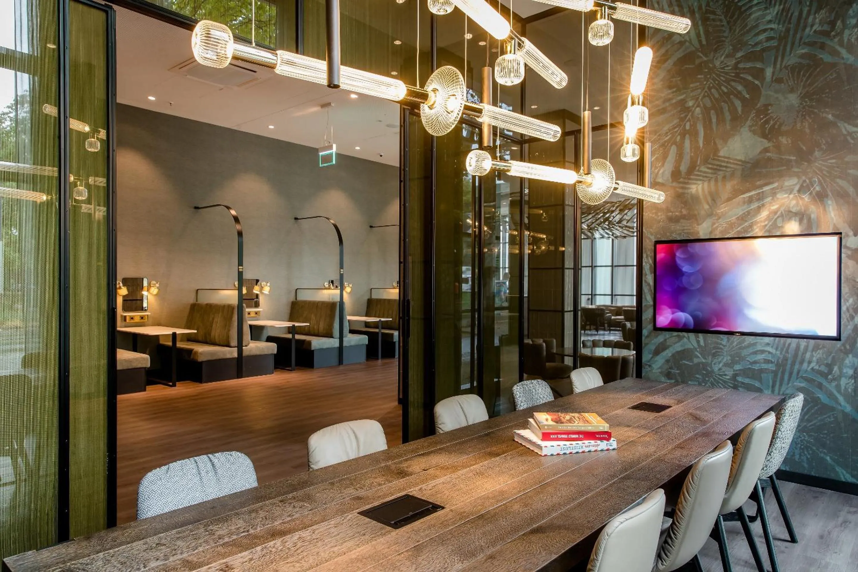 Lounge or bar in Motel One Berlin-Hauptbahnhof