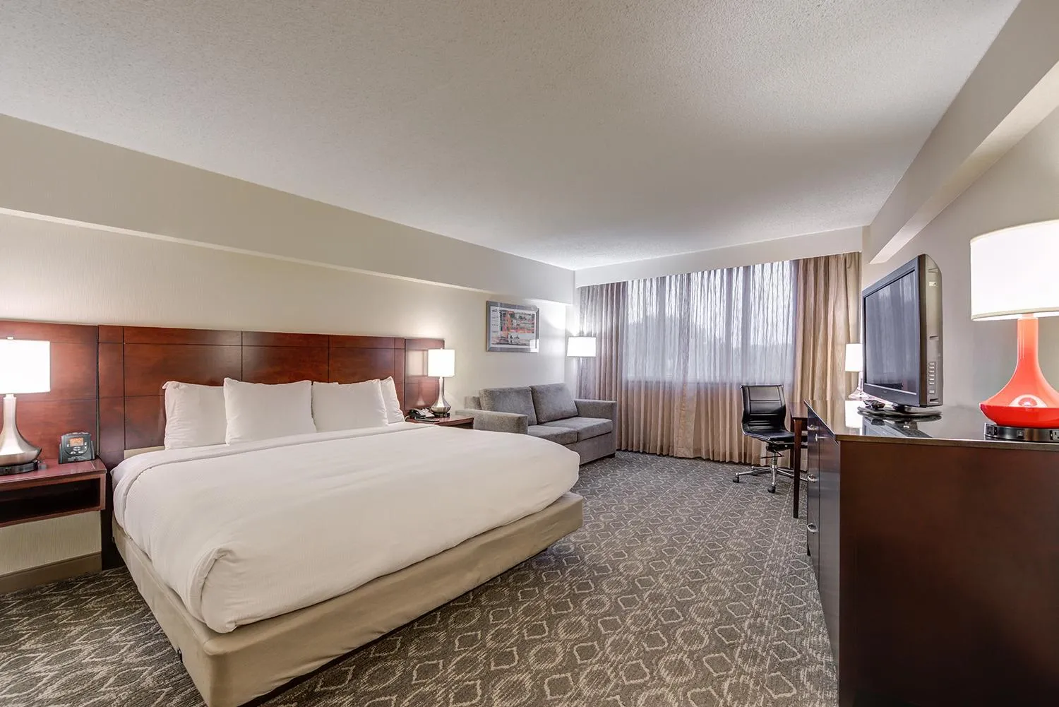 Bed in DoubleTree by Hilton Atlanta North Druid Hills/Emory Area