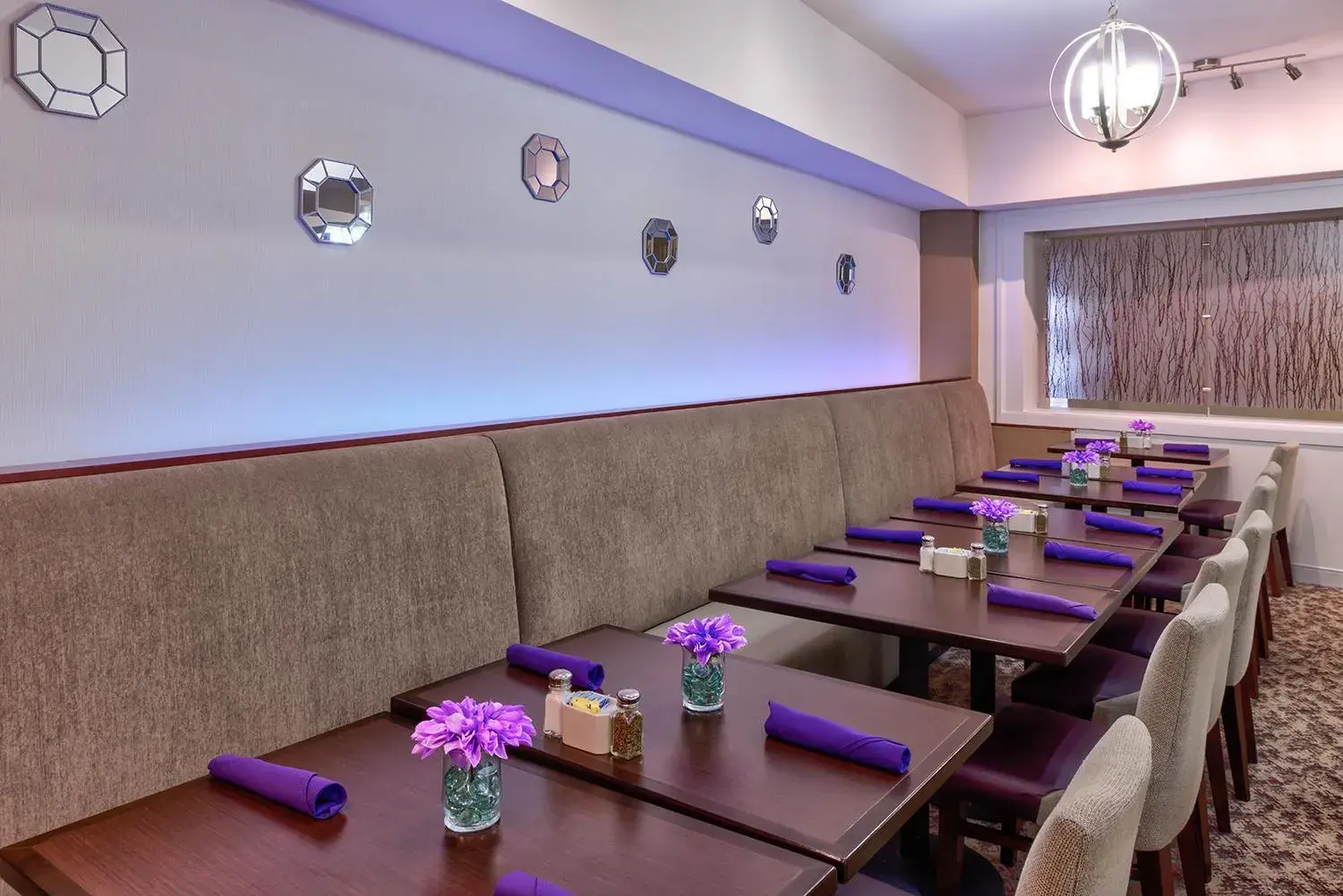 Restaurant/places to eat in The Brookhaven Atlanta Hotel Restaurant/places to eat in The Brookhaven Atlanta Hotel