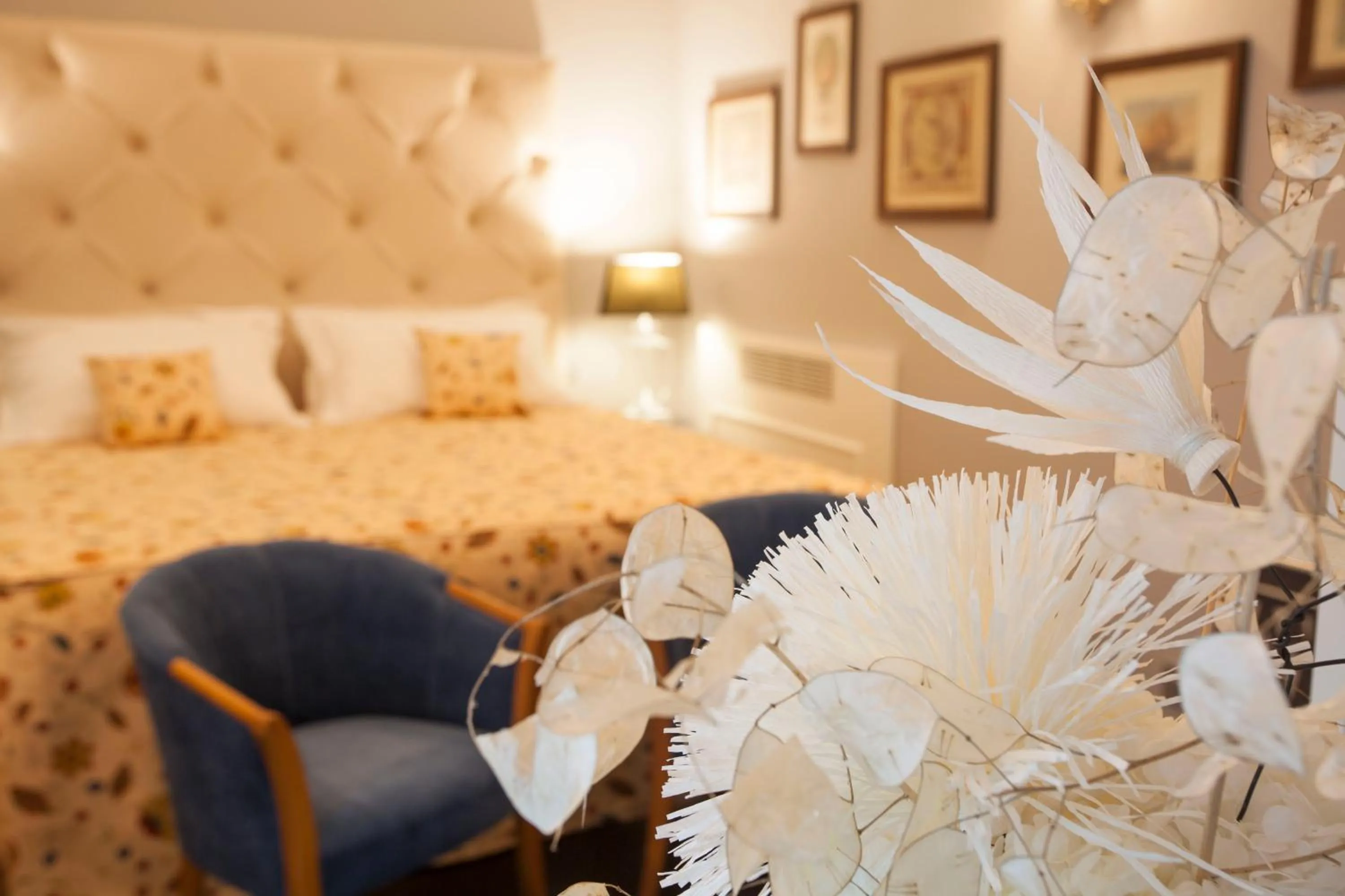 Property building, Bed in Martins Residence de Luxe