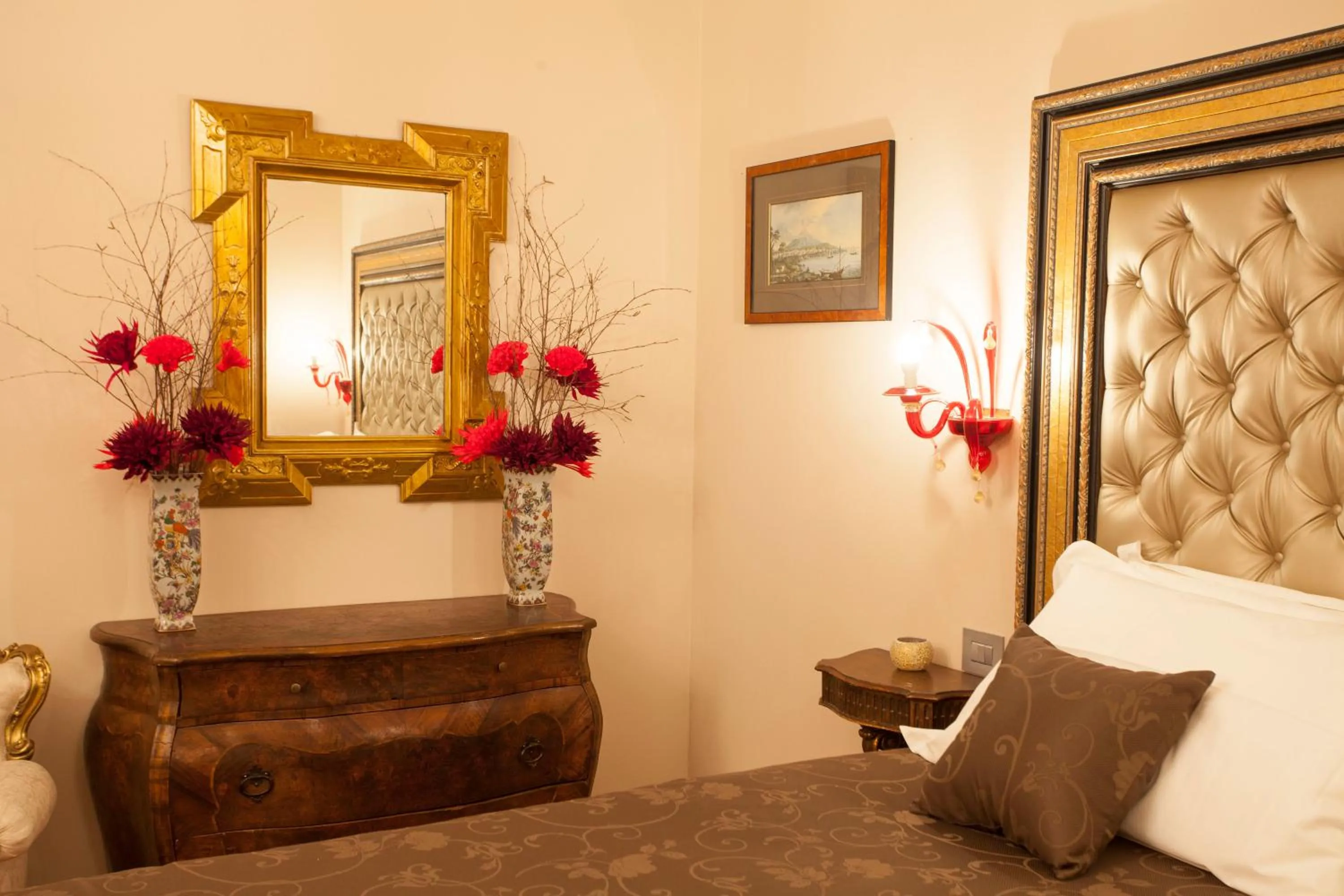 Property building, Bed in Martins Residence de Luxe