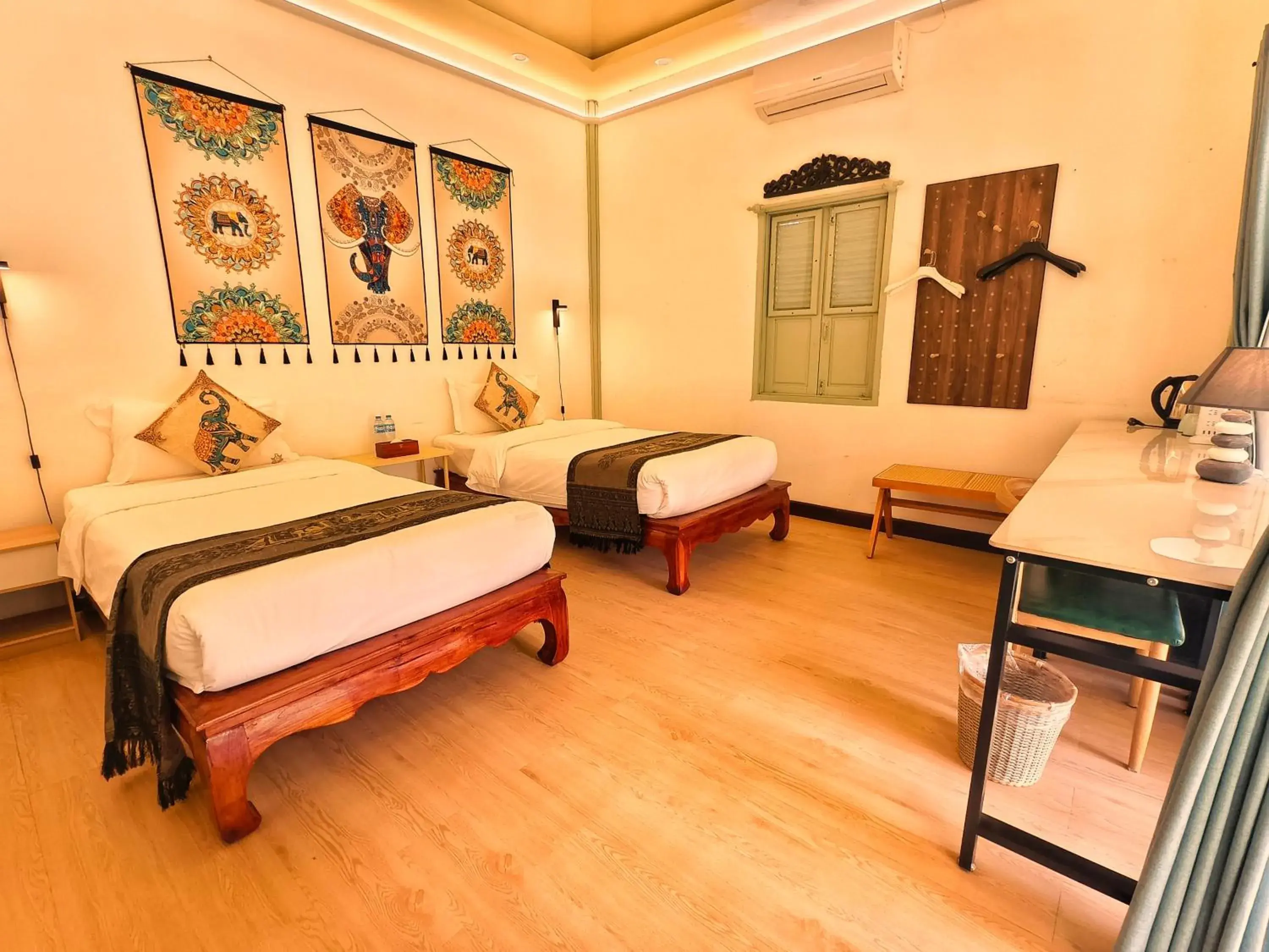 Superior Double or Twin Room with Garden View in Luang Prabang chanon hotel Superior Double or Twin Room with Garden View in Luang Prabang chanon hotel