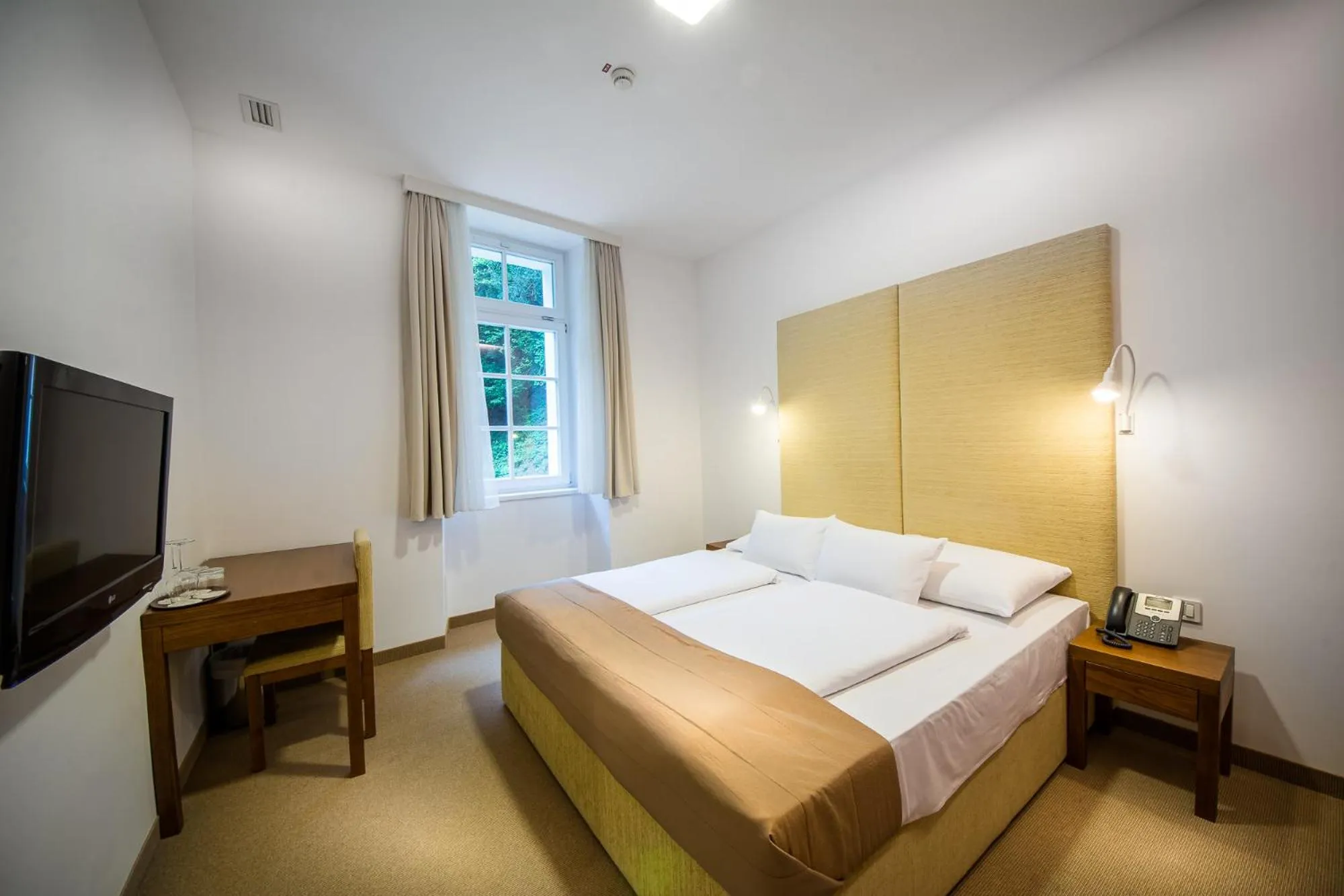 Bedroom, Bed in Rimske Terme Resort - Hotel Zdraviliški dvor