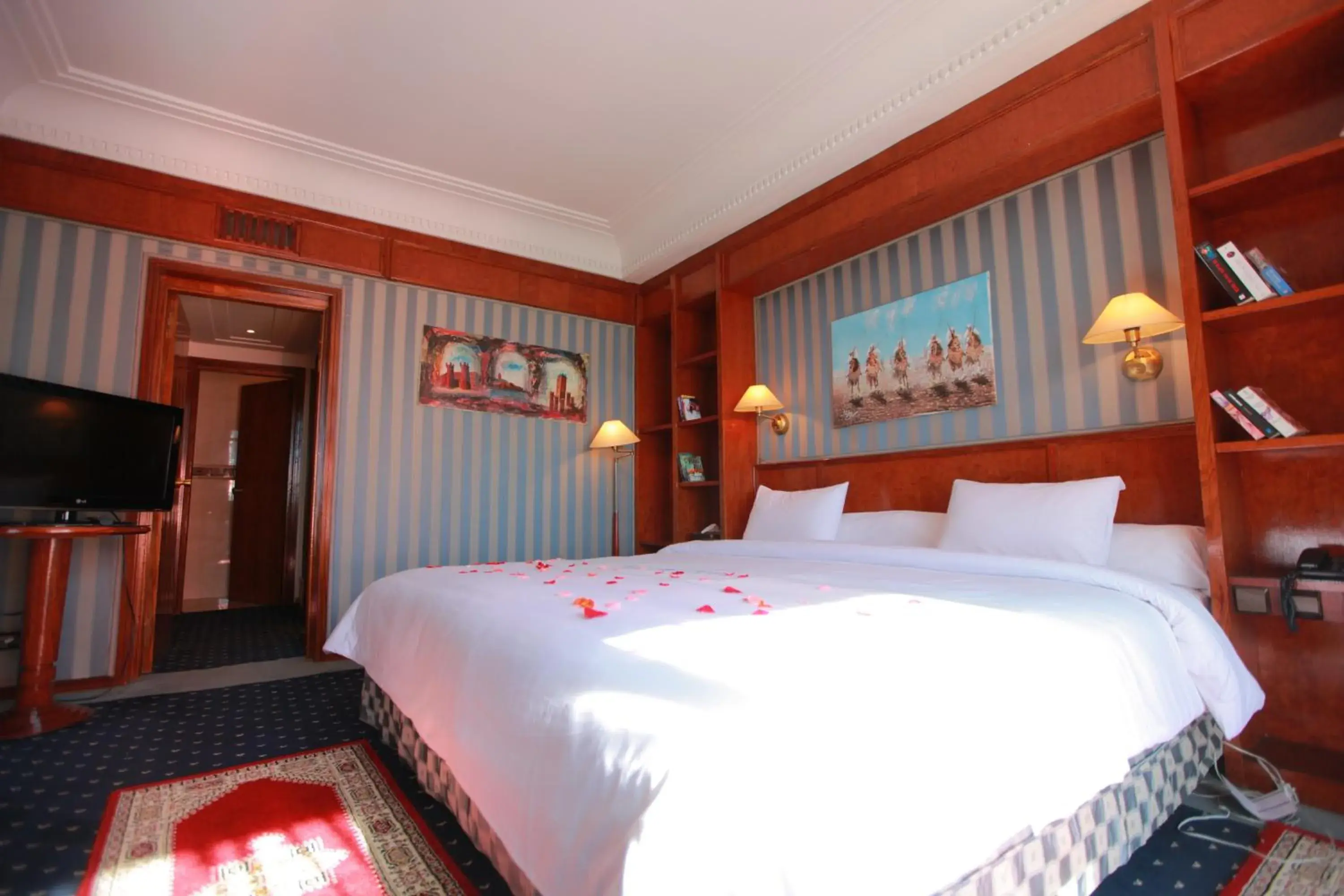 Photo of the whole room, Bed in Hotel Transatlantique Photo of the whole room, Bed in Hotel Transatlantique