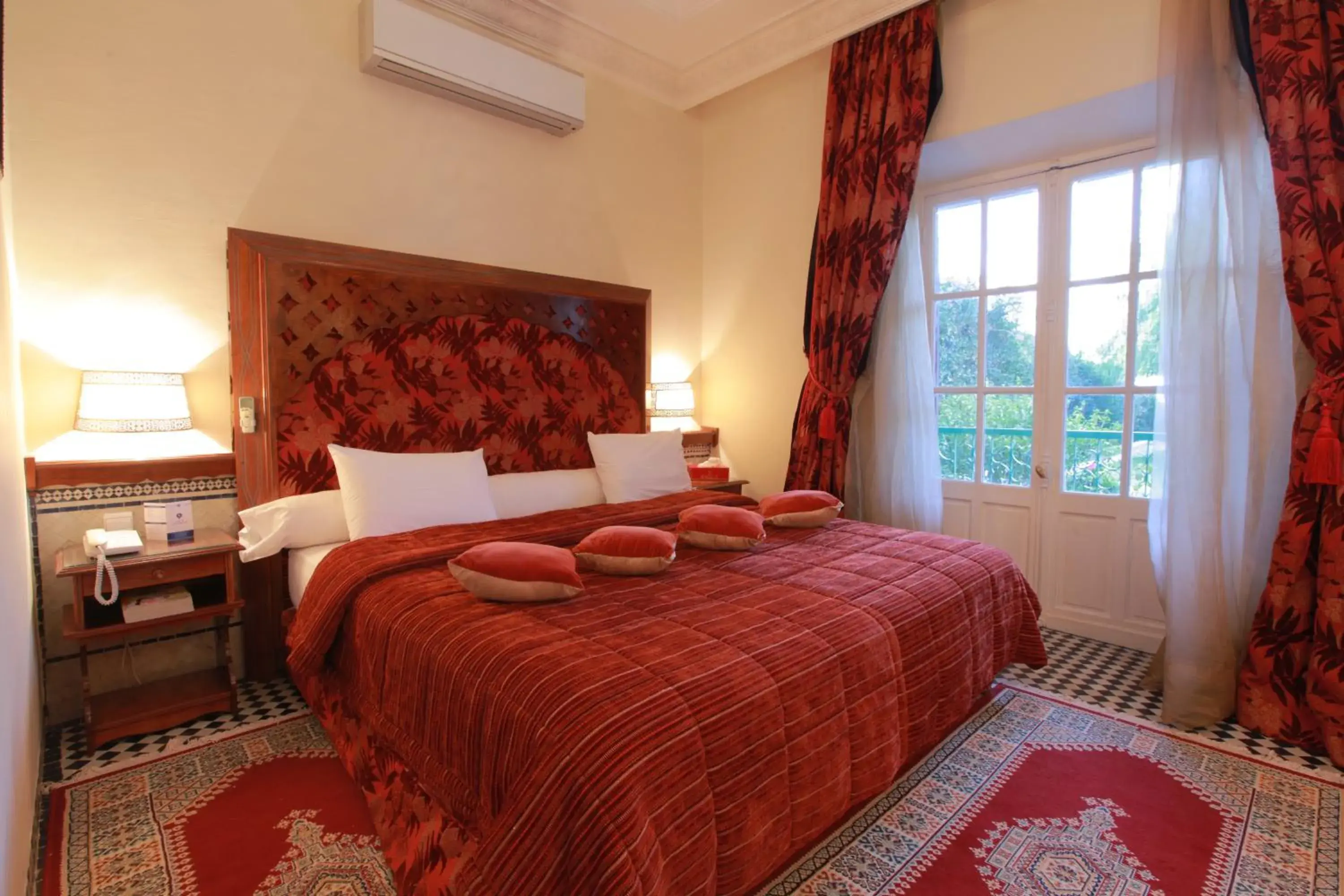 Bed in Hotel Transatlantique Bed in Hotel Transatlantique