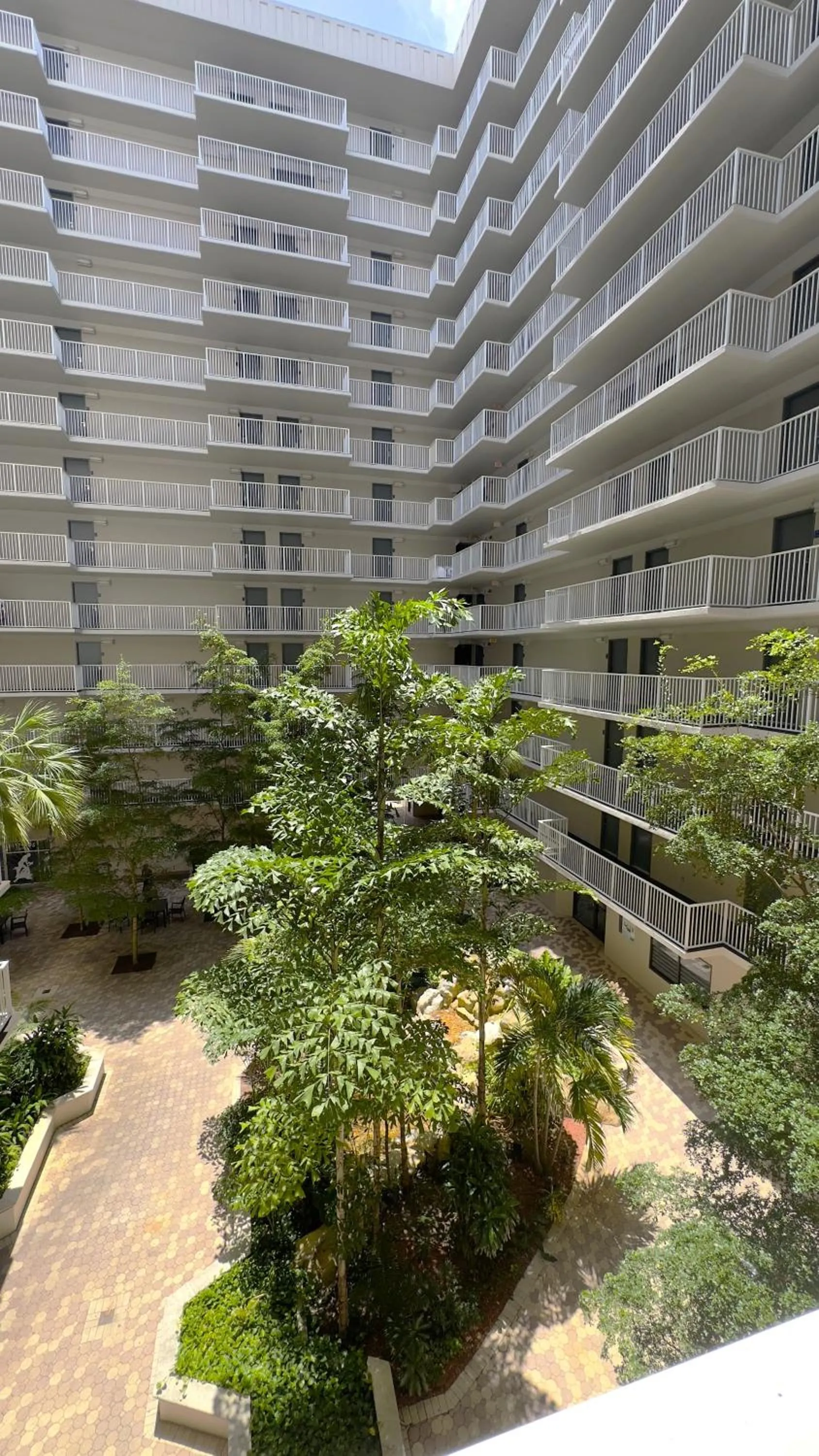 Inner courtyard view in Wyndham I-Drive Avanti Resort & Conference Center