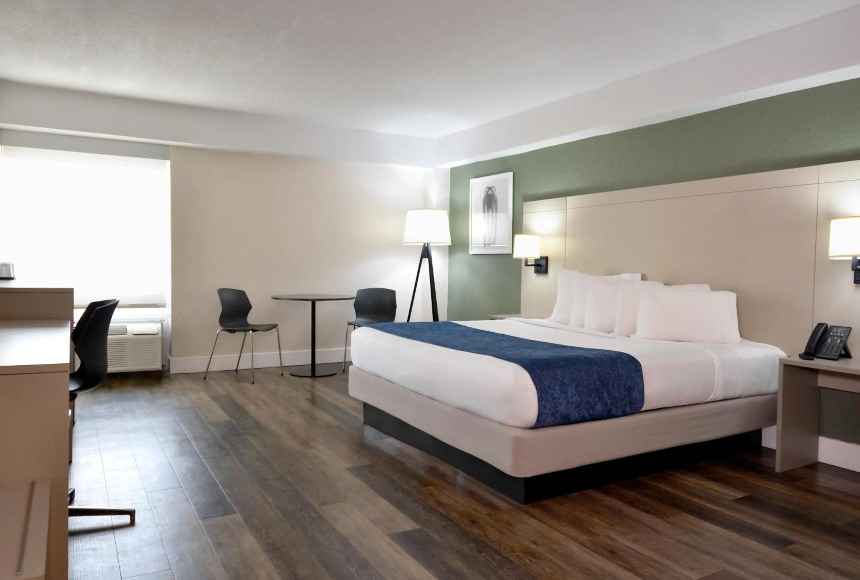 Bed in Wyndham I-Drive Avanti Resort & Conference Center