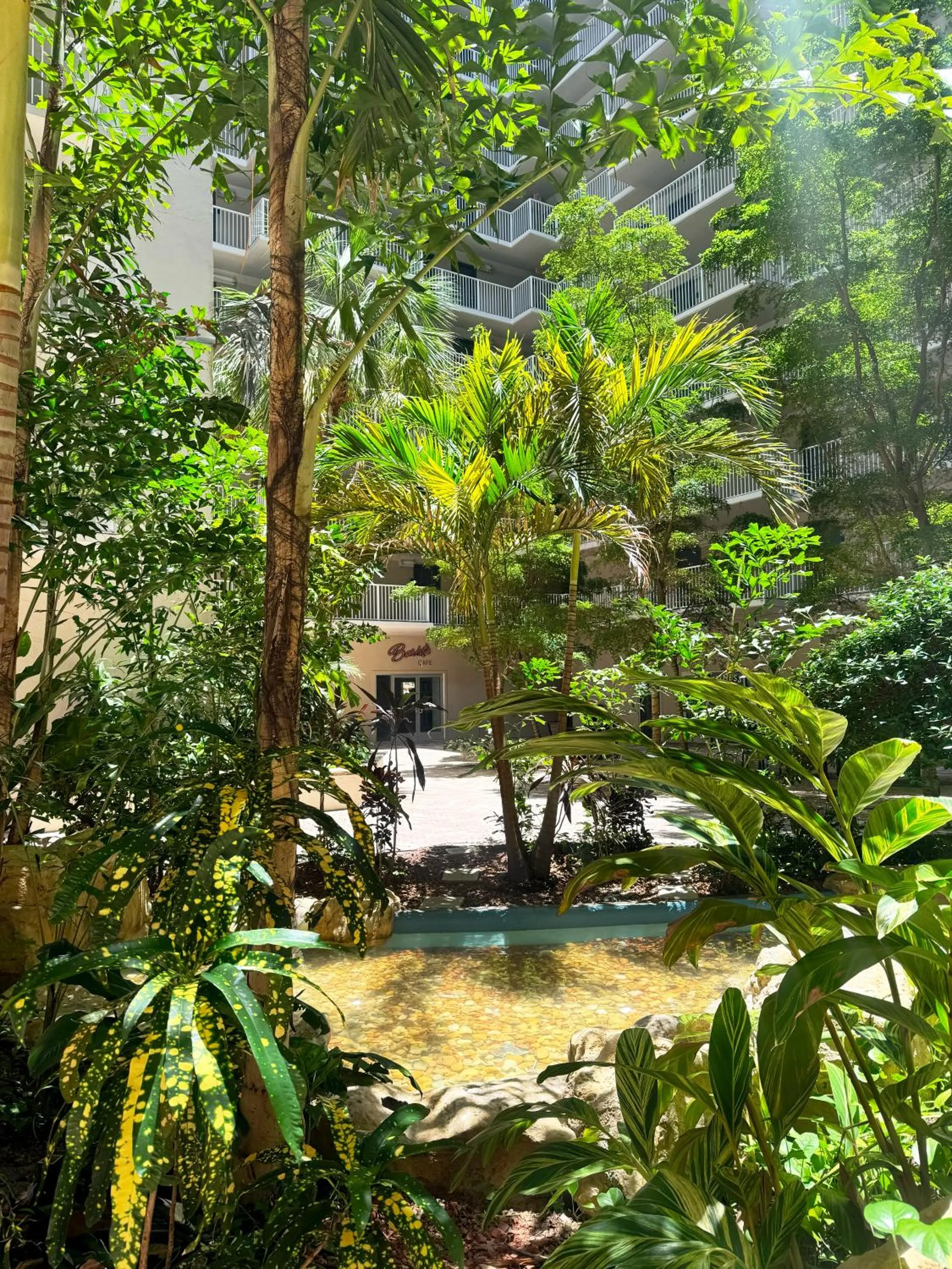 Inner courtyard view in Wyndham I-Drive Avanti Resort & Conference Center