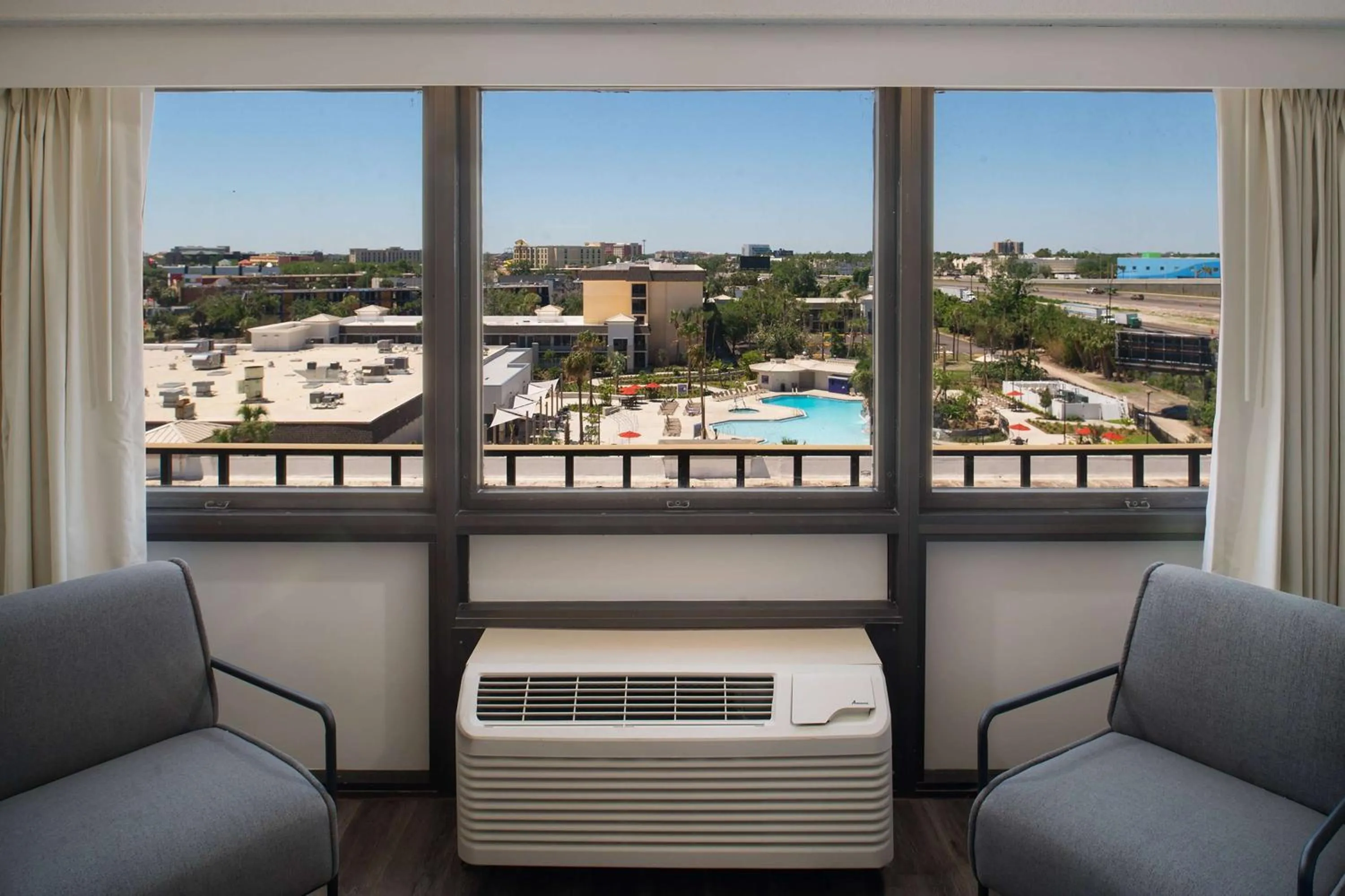 Photo of the whole room in Wyndham I-Drive Avanti Resort & Conference Center