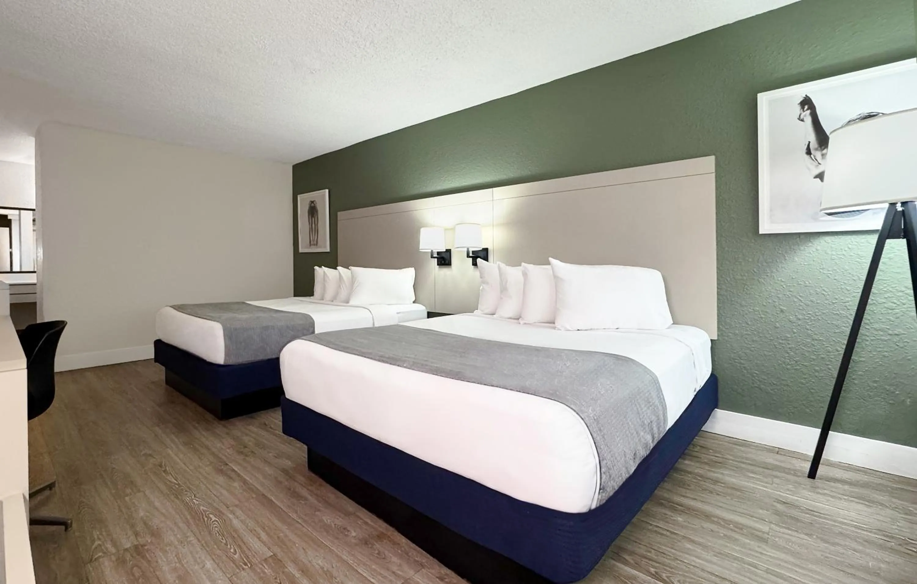 Bed in Wyndham I-Drive Avanti Resort & Conference Center