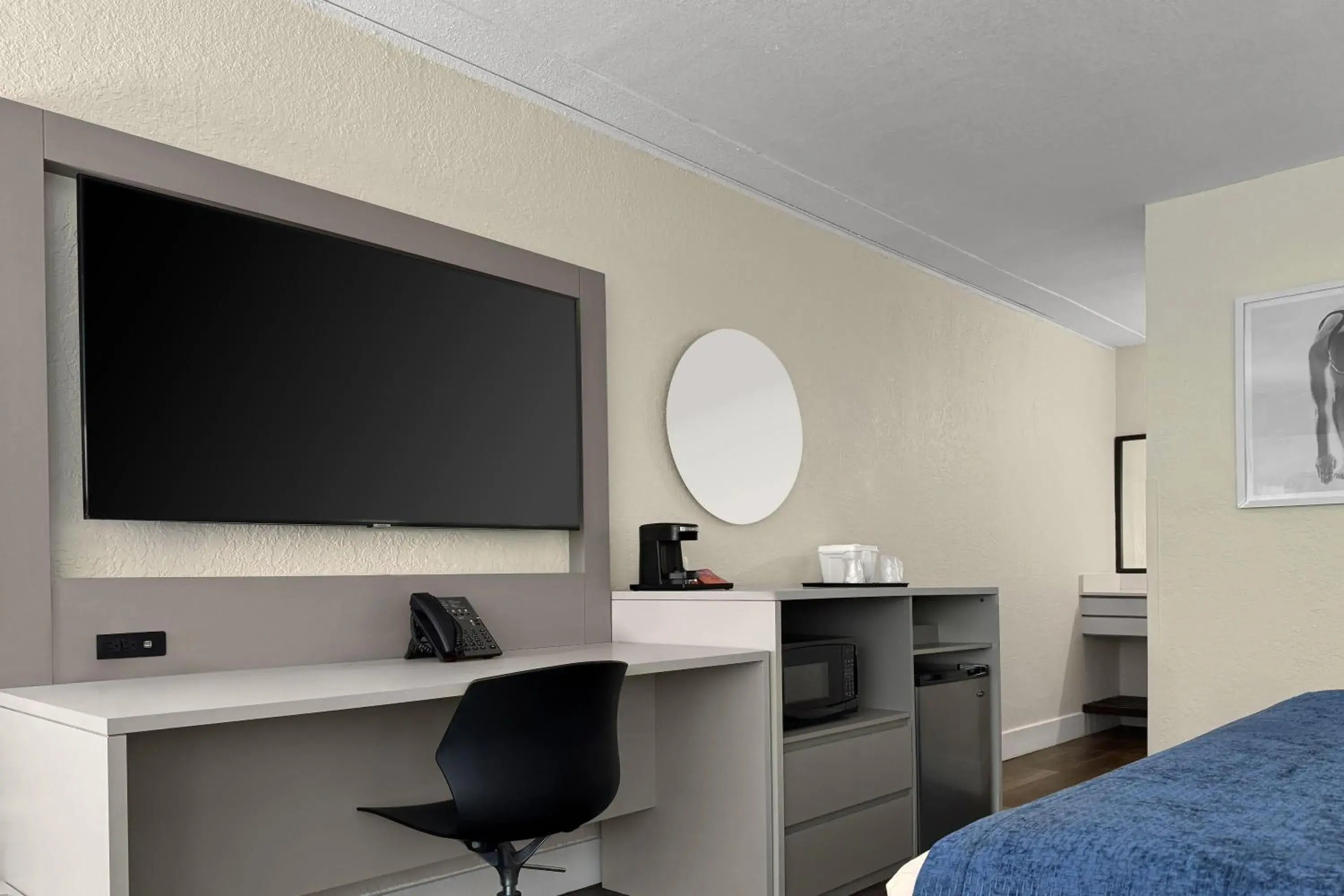 Photo of the whole room, Bed in Wyndham I-Drive Avanti Resort & Conference Center Photo of the whole room, Bed in Wyndham I-Drive Avanti Resort & Conference Center