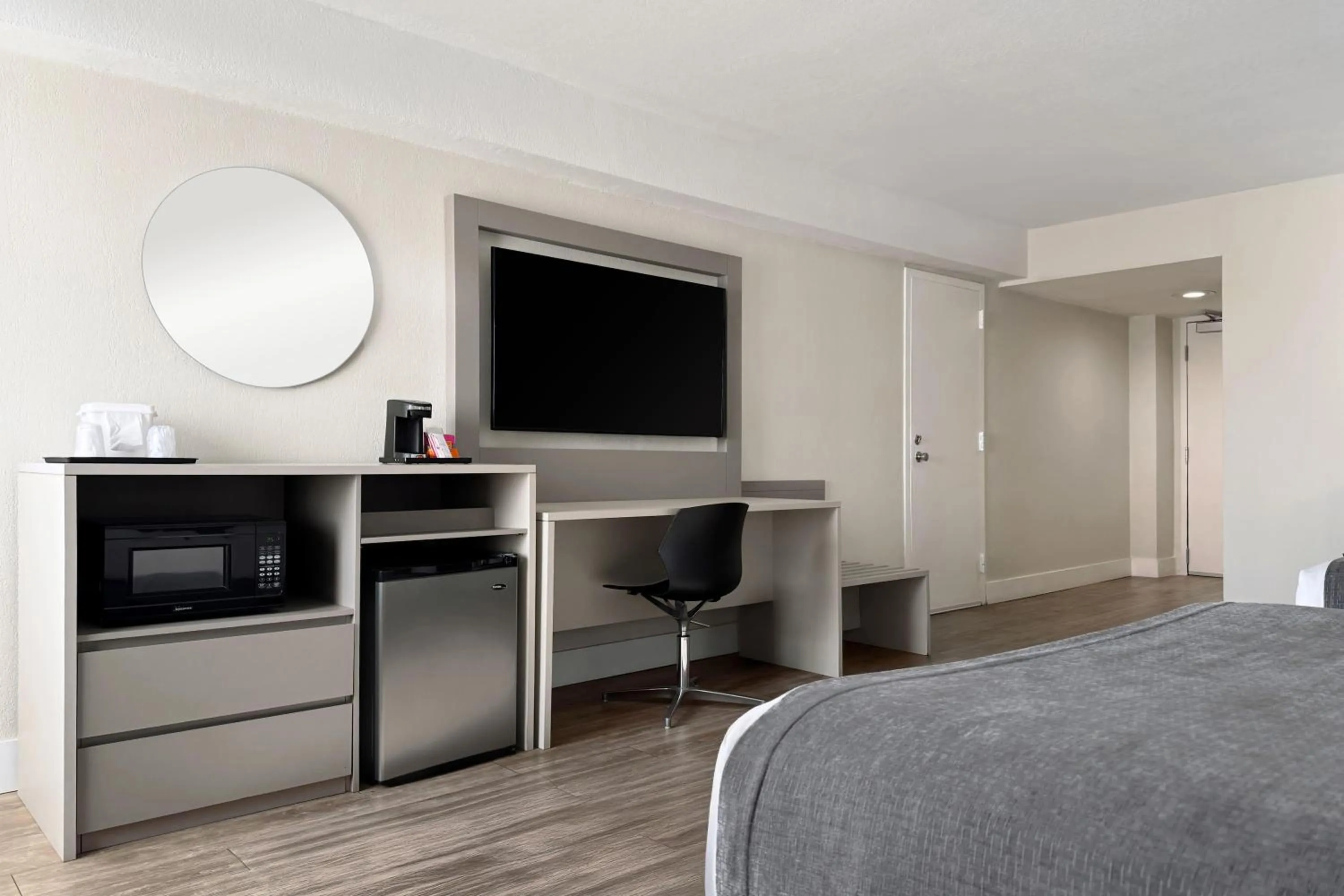 Photo of the whole room, Bed in Wyndham I-Drive Avanti Resort & Conference Center