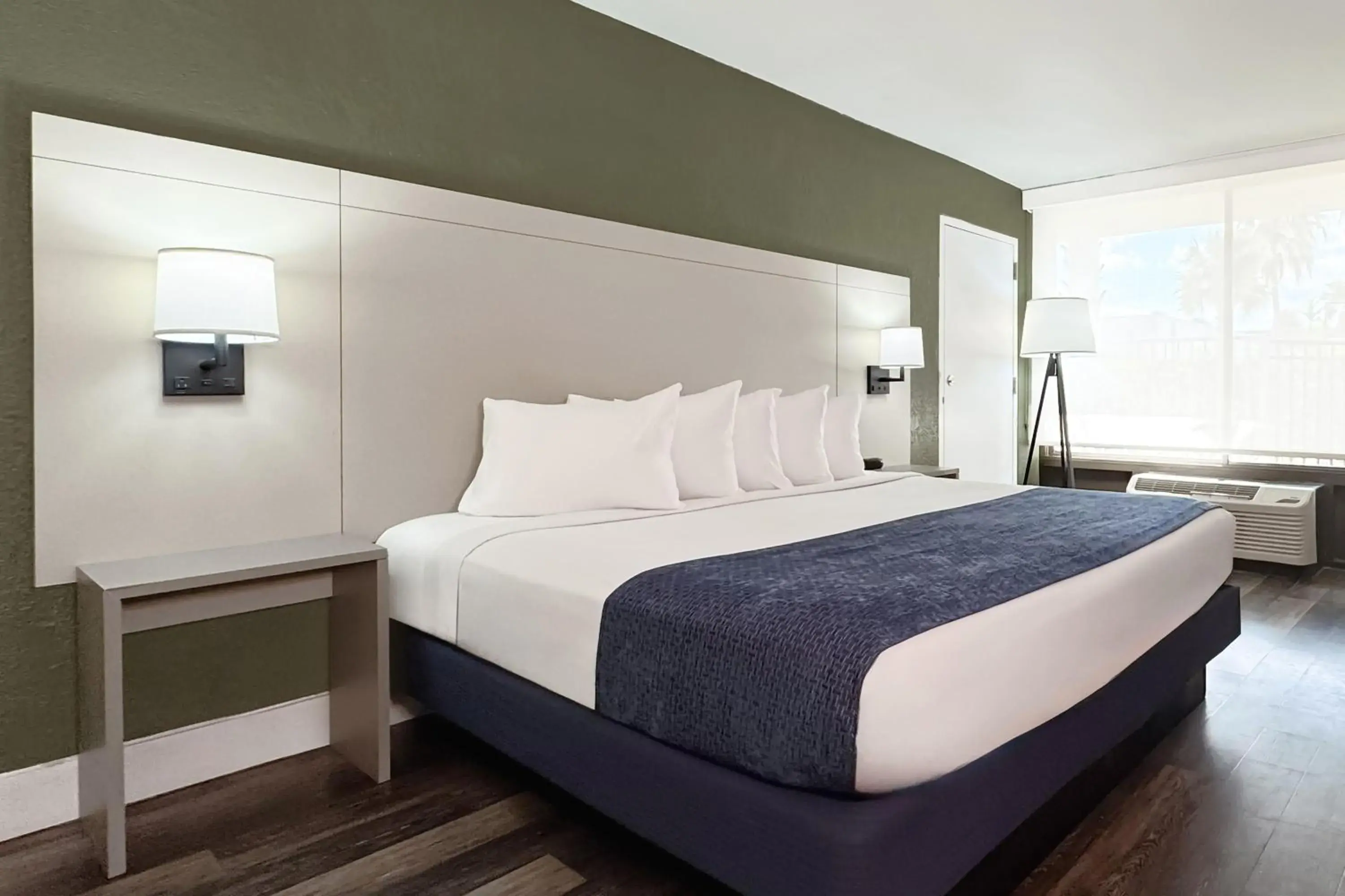 Photo of the whole room, Bed in Wyndham I-Drive Avanti Resort & Conference Center Photo of the whole room, Bed in Wyndham I-Drive Avanti Resort & Conference Center