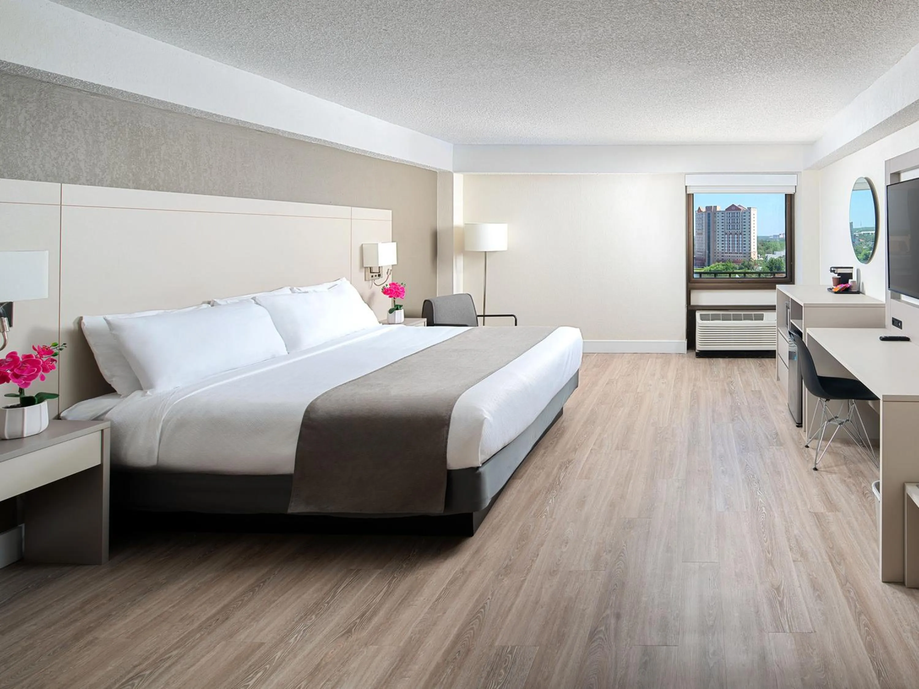 Bed in Wyndham I-Drive Avanti Resort & Conference Center